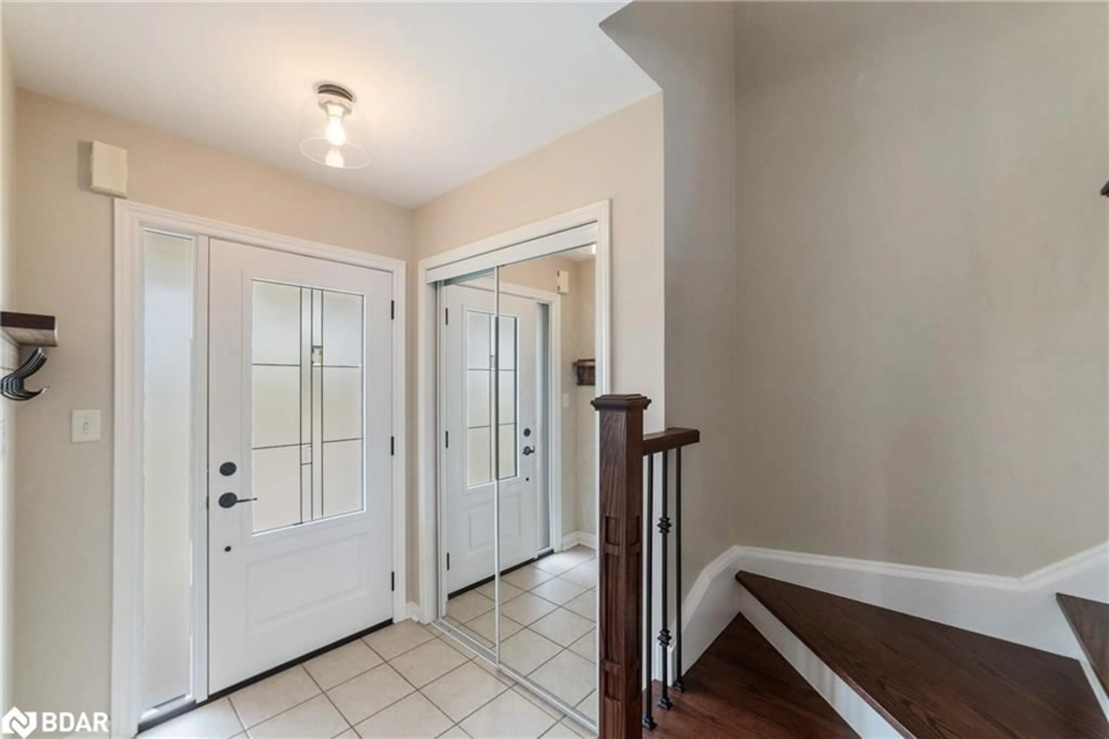 Indoor entryway for 2379 Proudfoot Trail, Oakville Ontario L6M 4X9