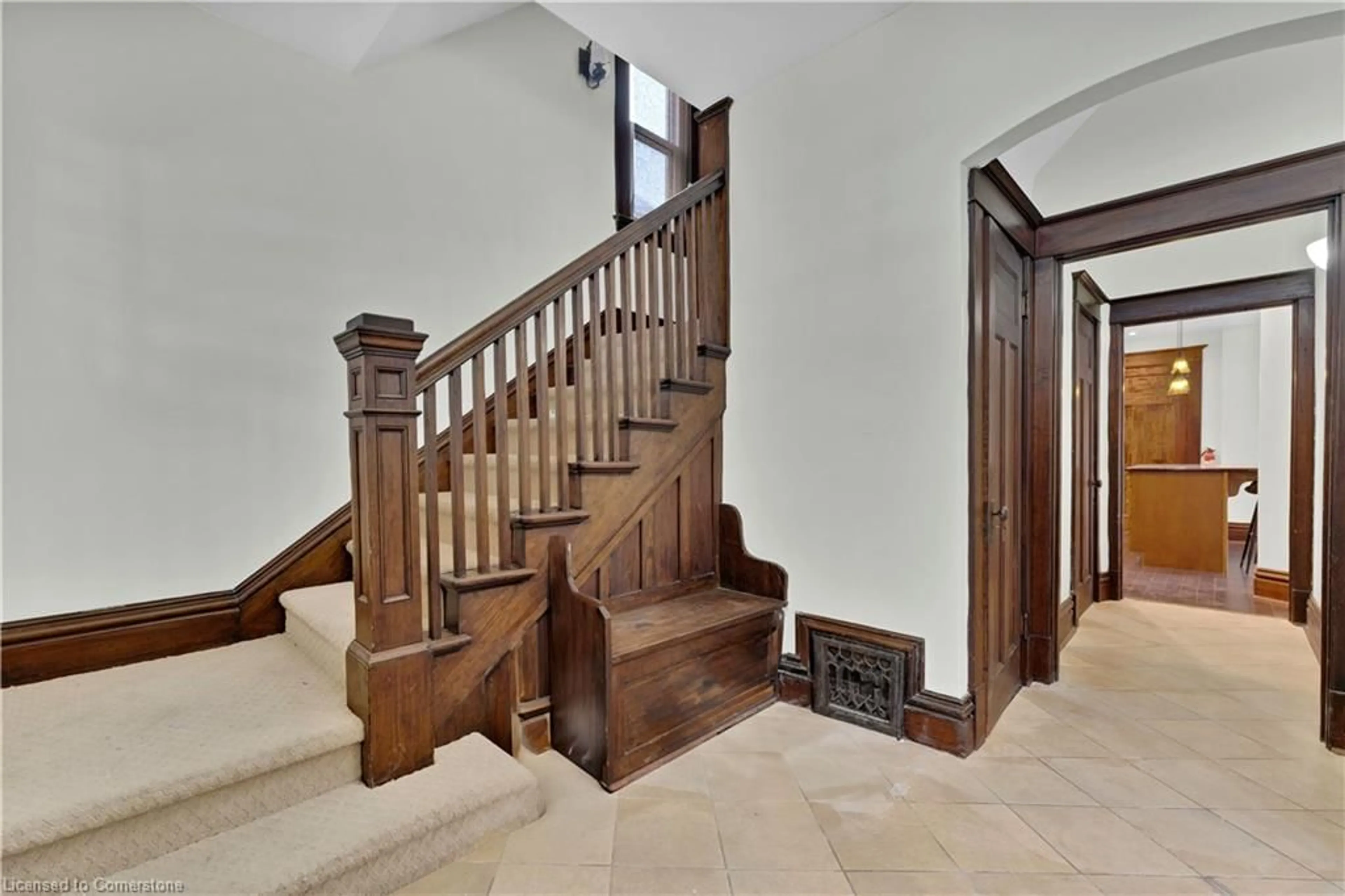 Stairs for 217 Earl St, Ingersoll Ontario N5C 2X2