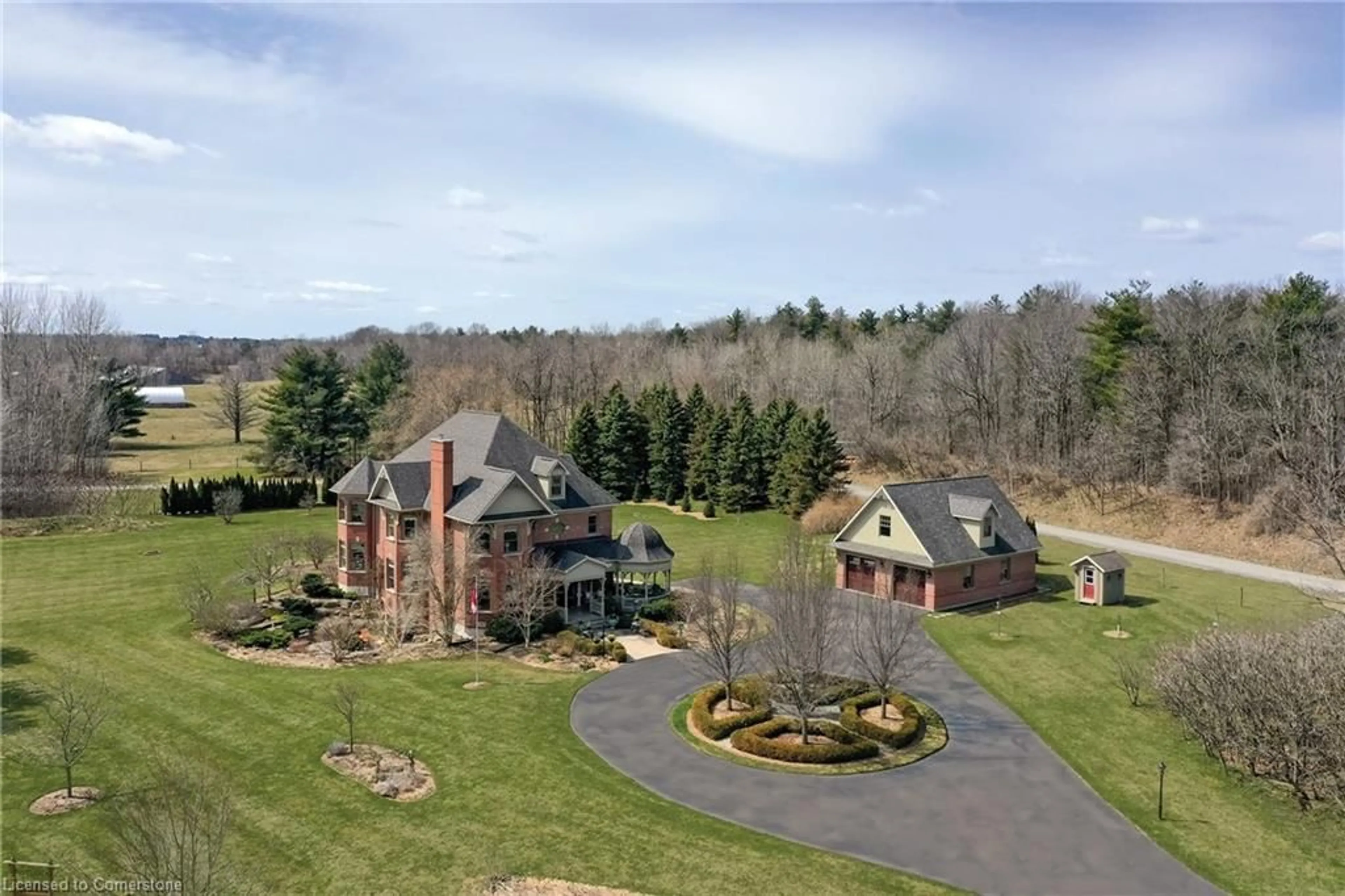 A pic from outside/outdoor area/front of a property/back of a property/a pic from drone, mountain view for 6416 Mcniven Rd, Burlington Ontario L7P 0K5