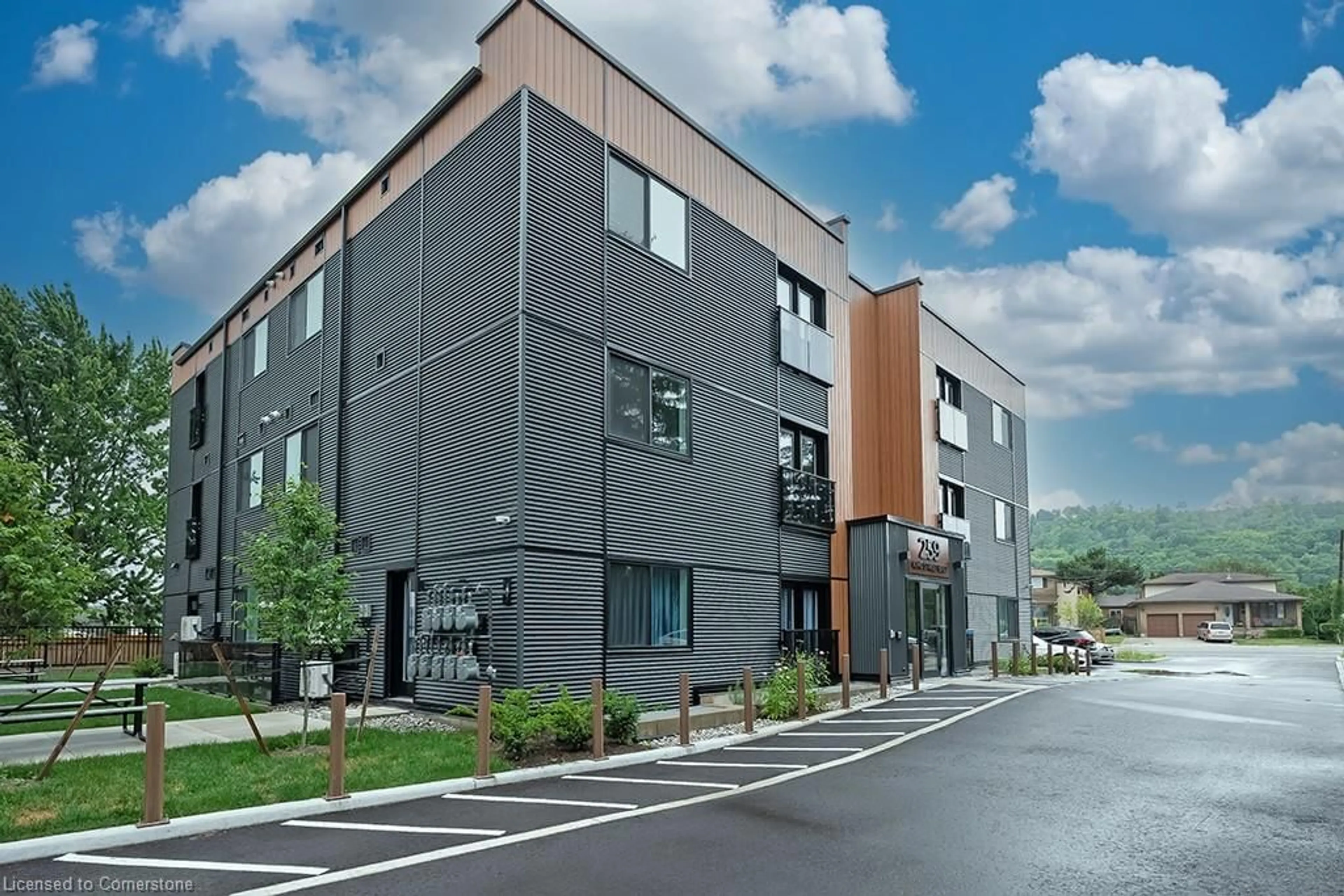 Unknown for 259 King St #2B, Stoney Creek Ontario L9G 1L9