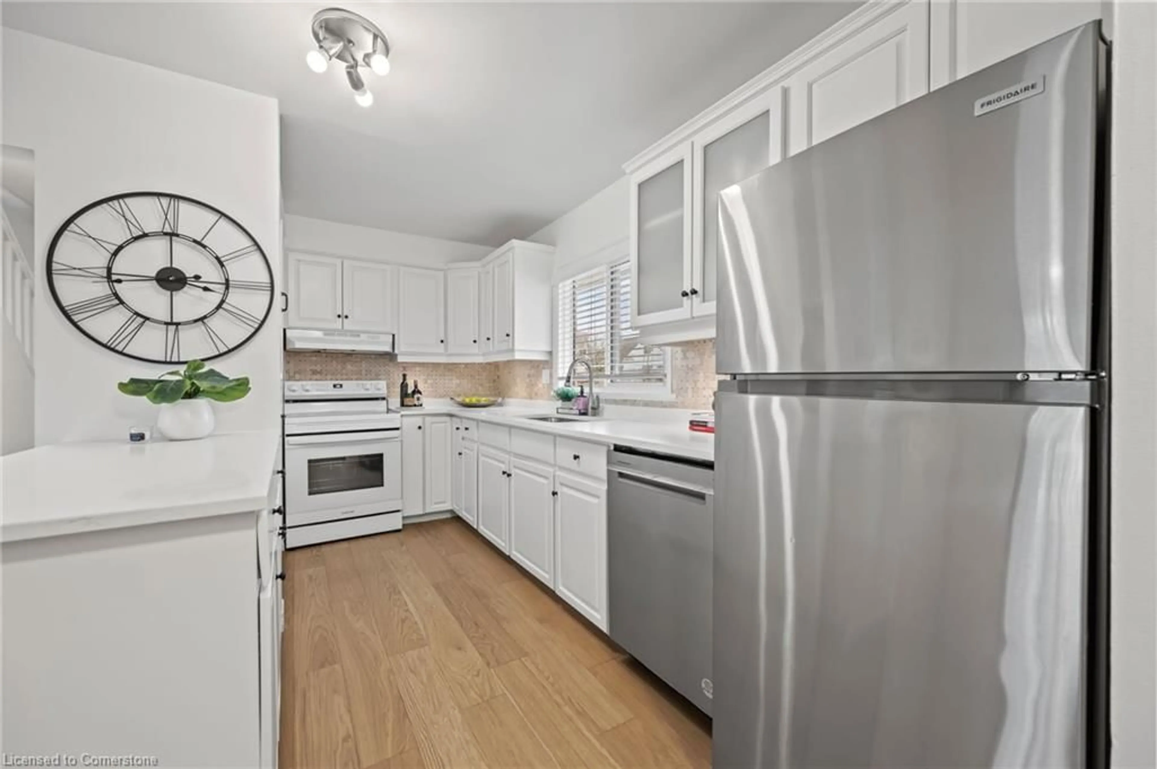 Standard kitchen, unknown for 8 Goldie Ave, Guelph Ontario N1H 6A4