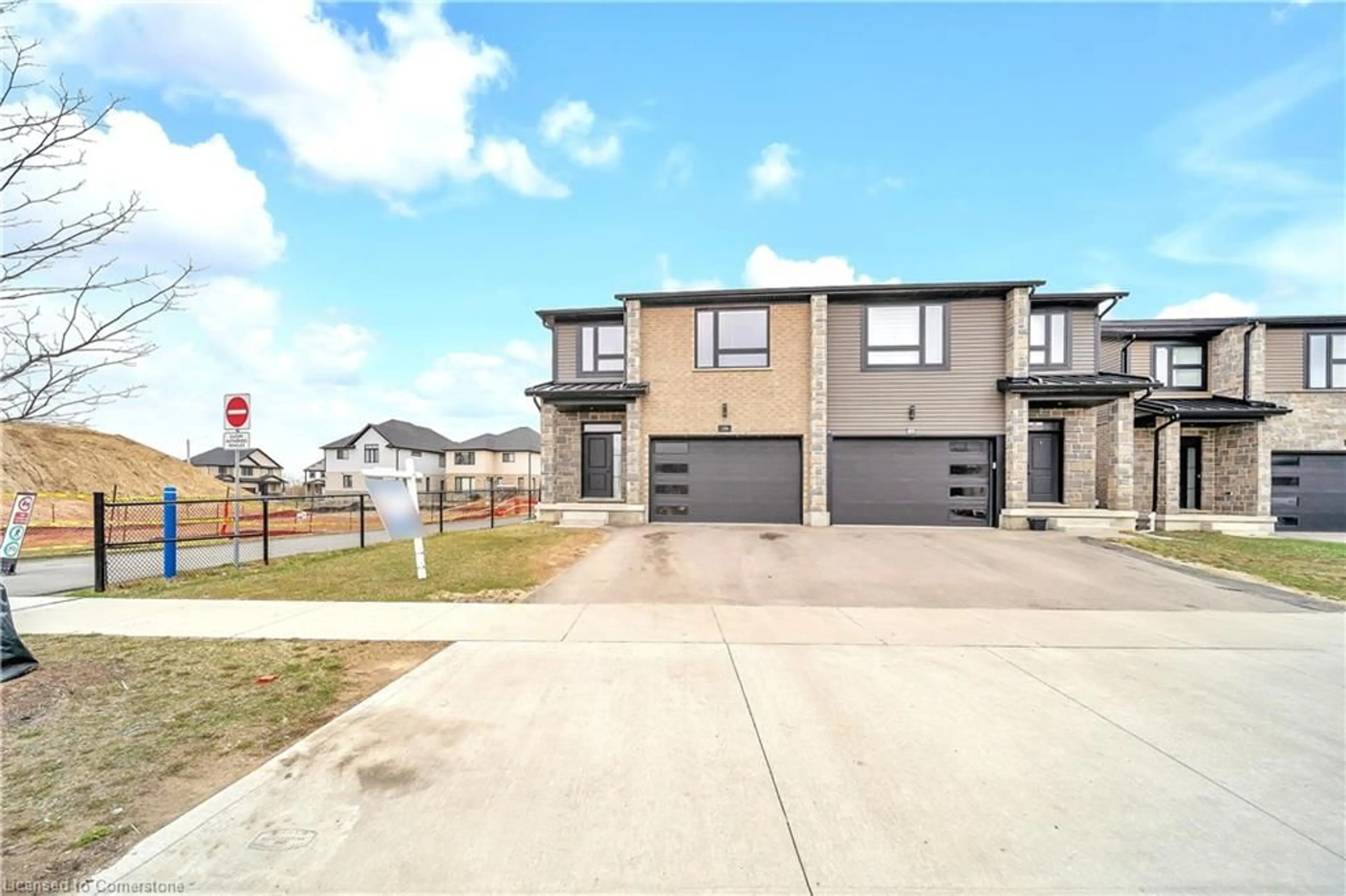 A pic from outside/outdoor area/front of a property/back of a property/a pic from drone, street for 154 Otterbein Rd, Kitchener Ontario N2B 0A8