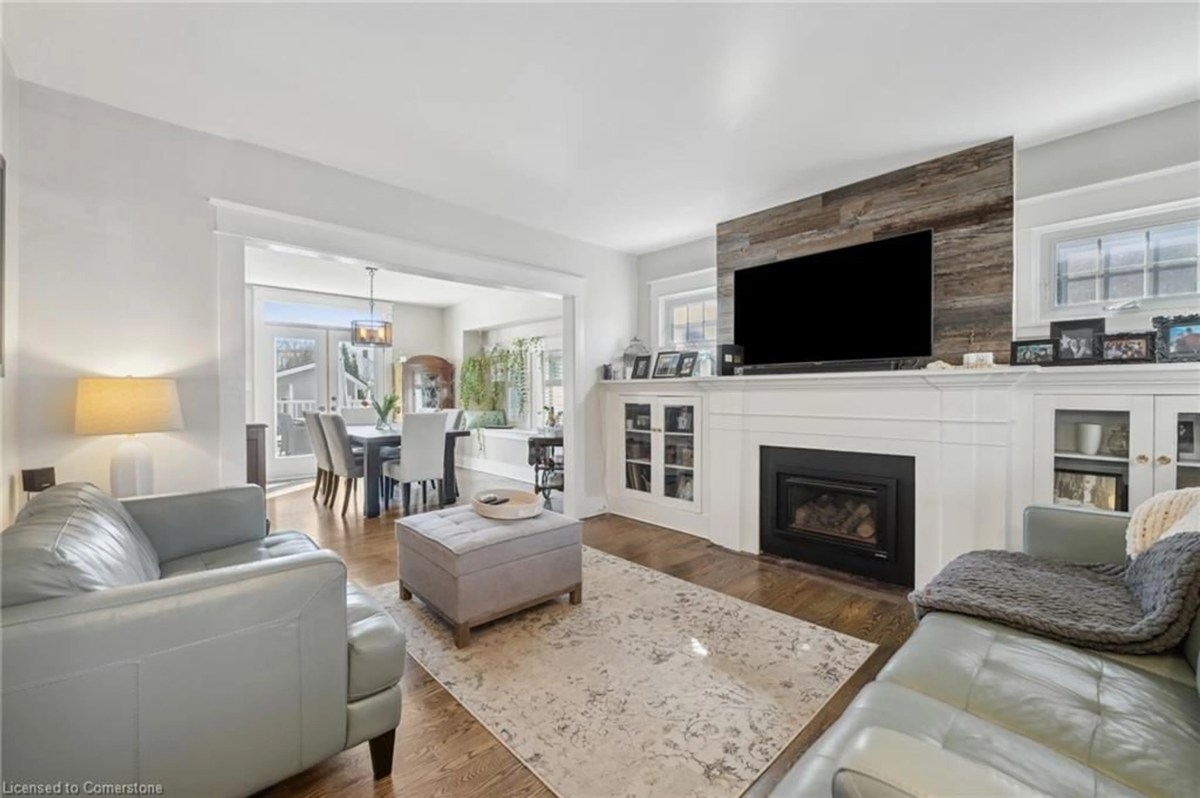 Living room with furniture, unknown for 59 South Dr, St. Catharines Ontario L2R 4V3