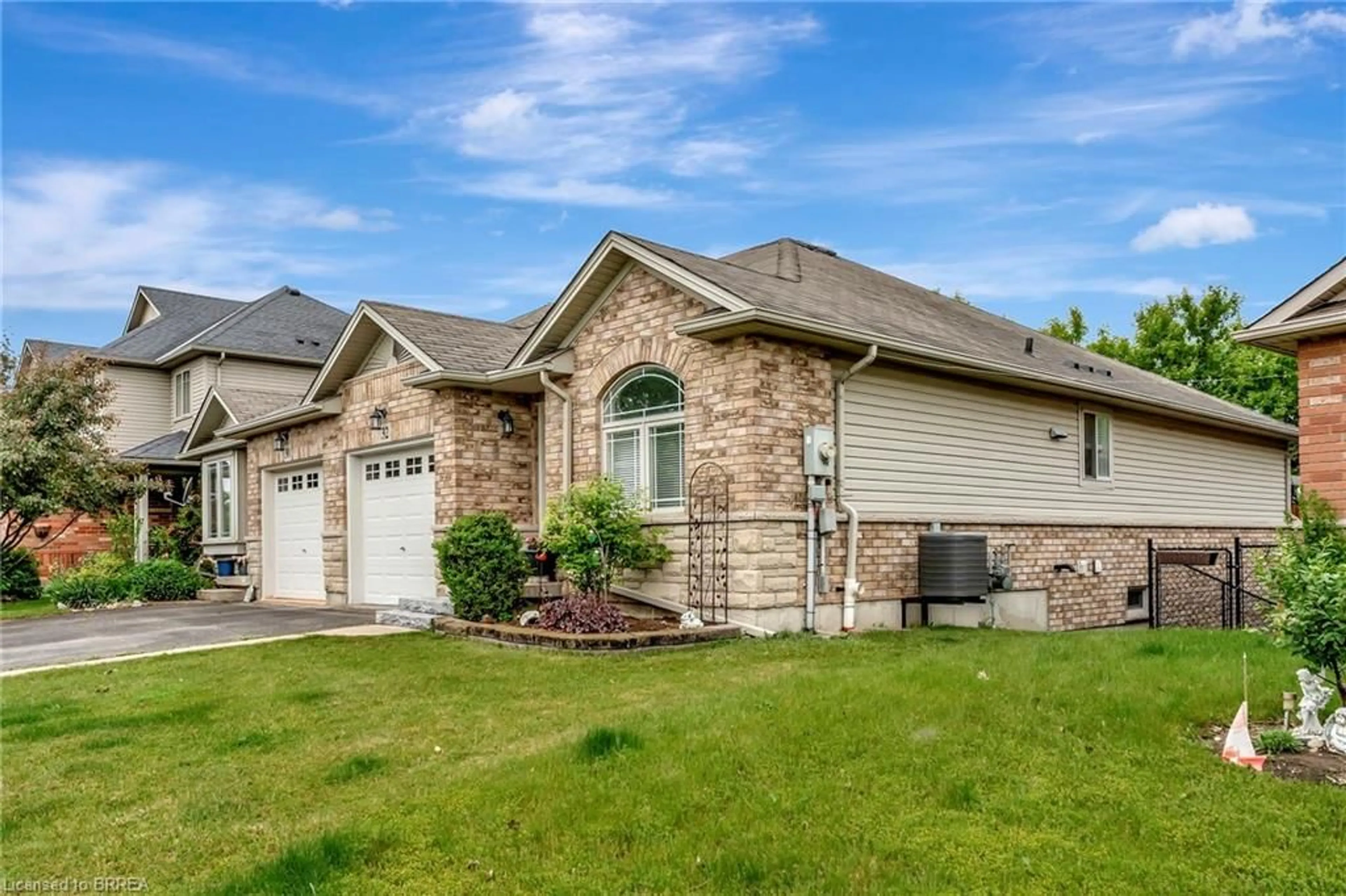 Home with brick exterior material, street for 30 Savannah Ridge Dr, Paris Ontario N3L 4G5