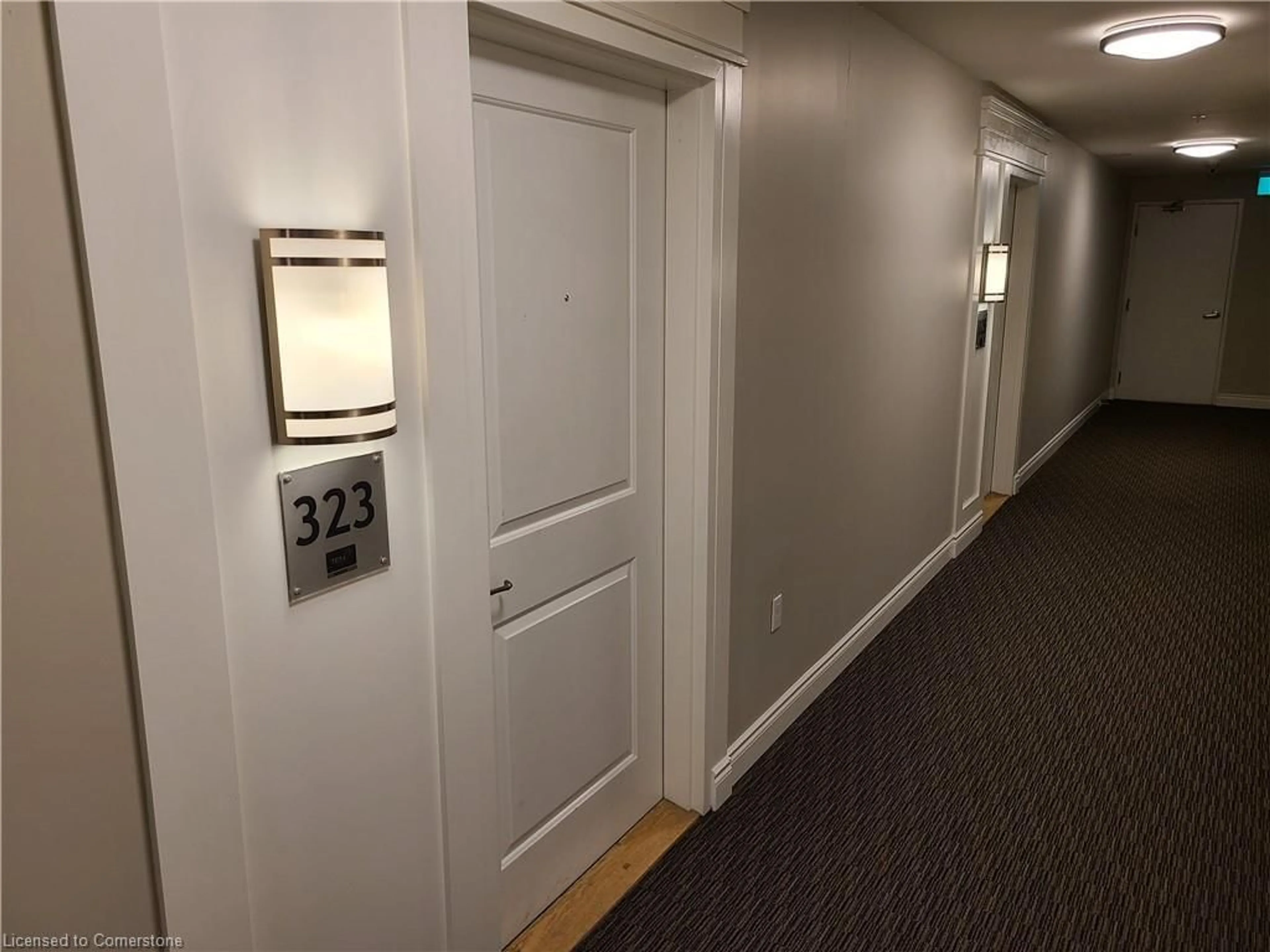 Indoor foyer for 1077 Gordon St #323, Guelph Ontario N1G 0E3
