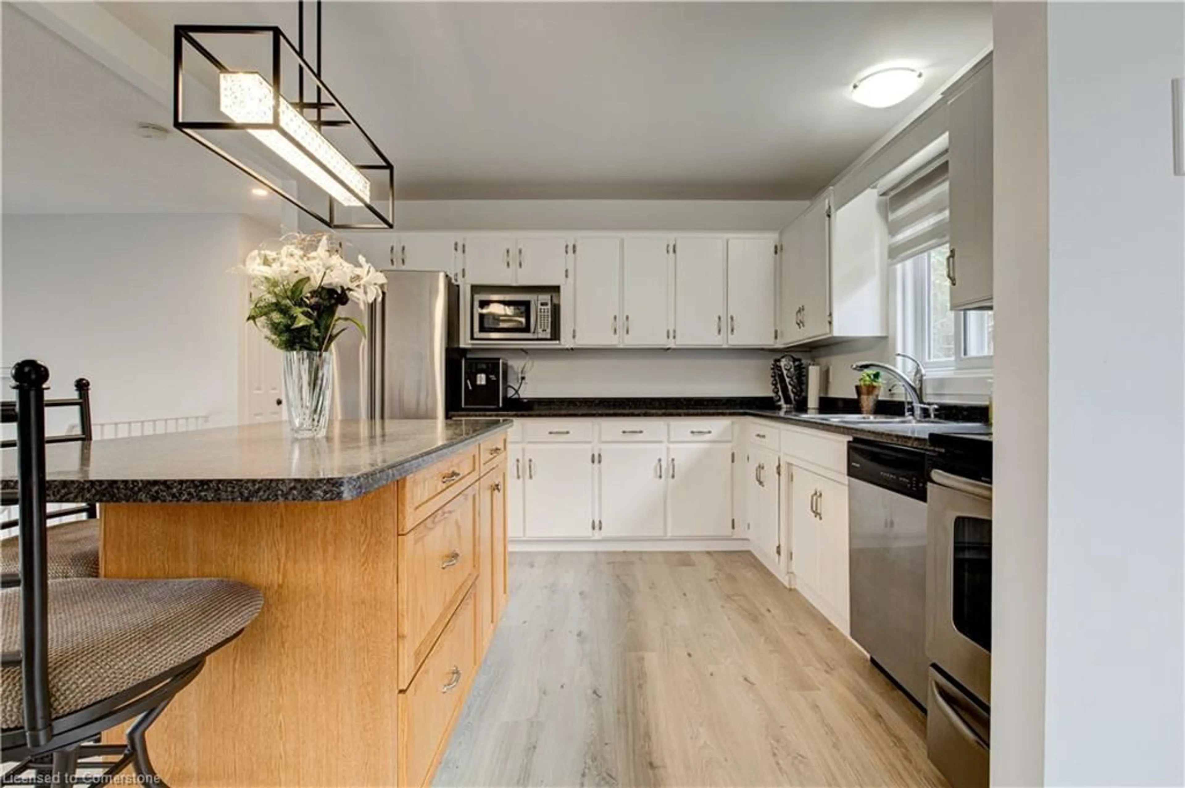 Open concept kitchen, unknown for 238 Foxhunt Rd, Waterloo Ontario N2K 2R9