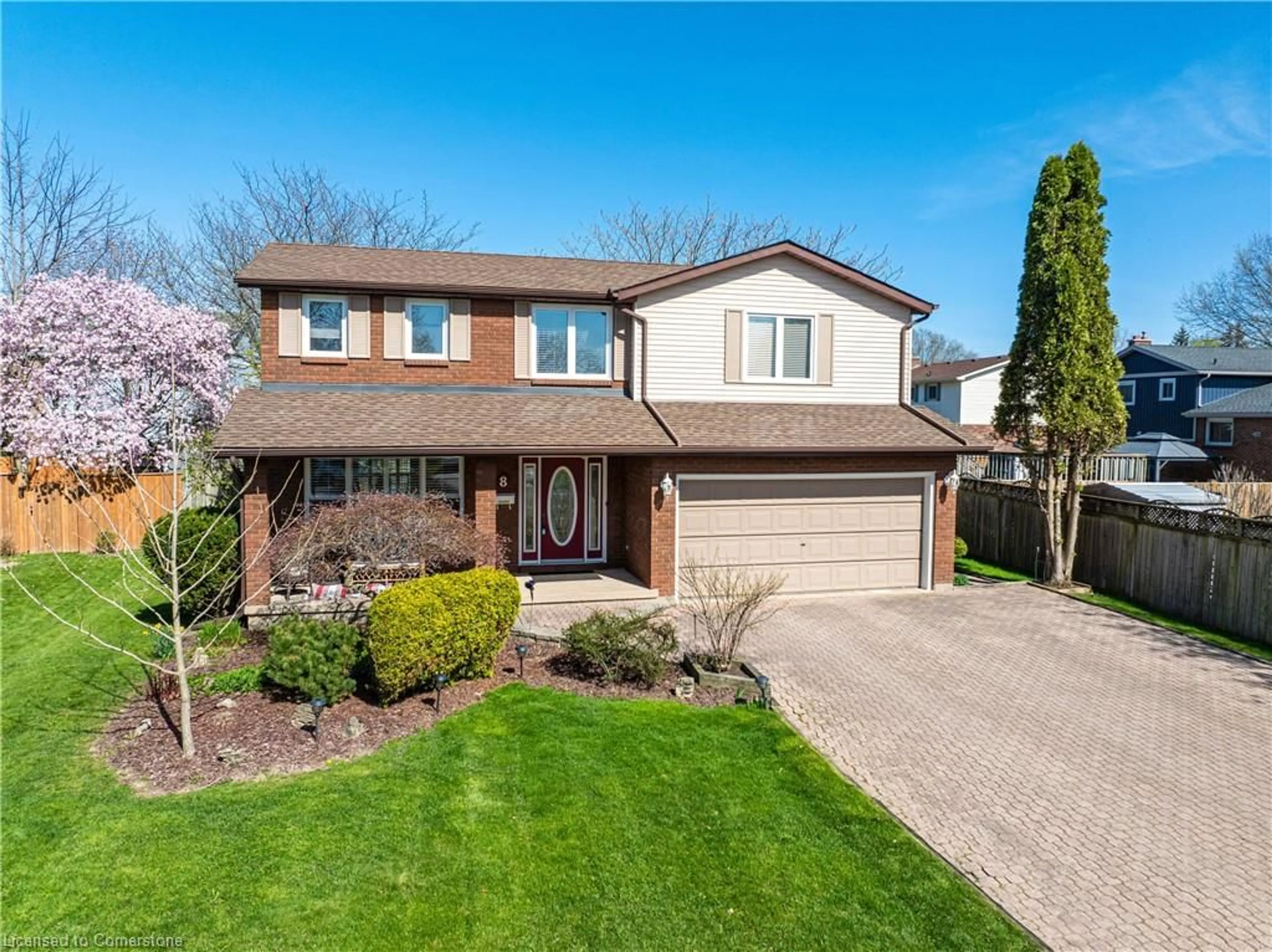 Home with brick exterior material, street for 8 Coupland Crt, Welland Ontario L3C 6M7