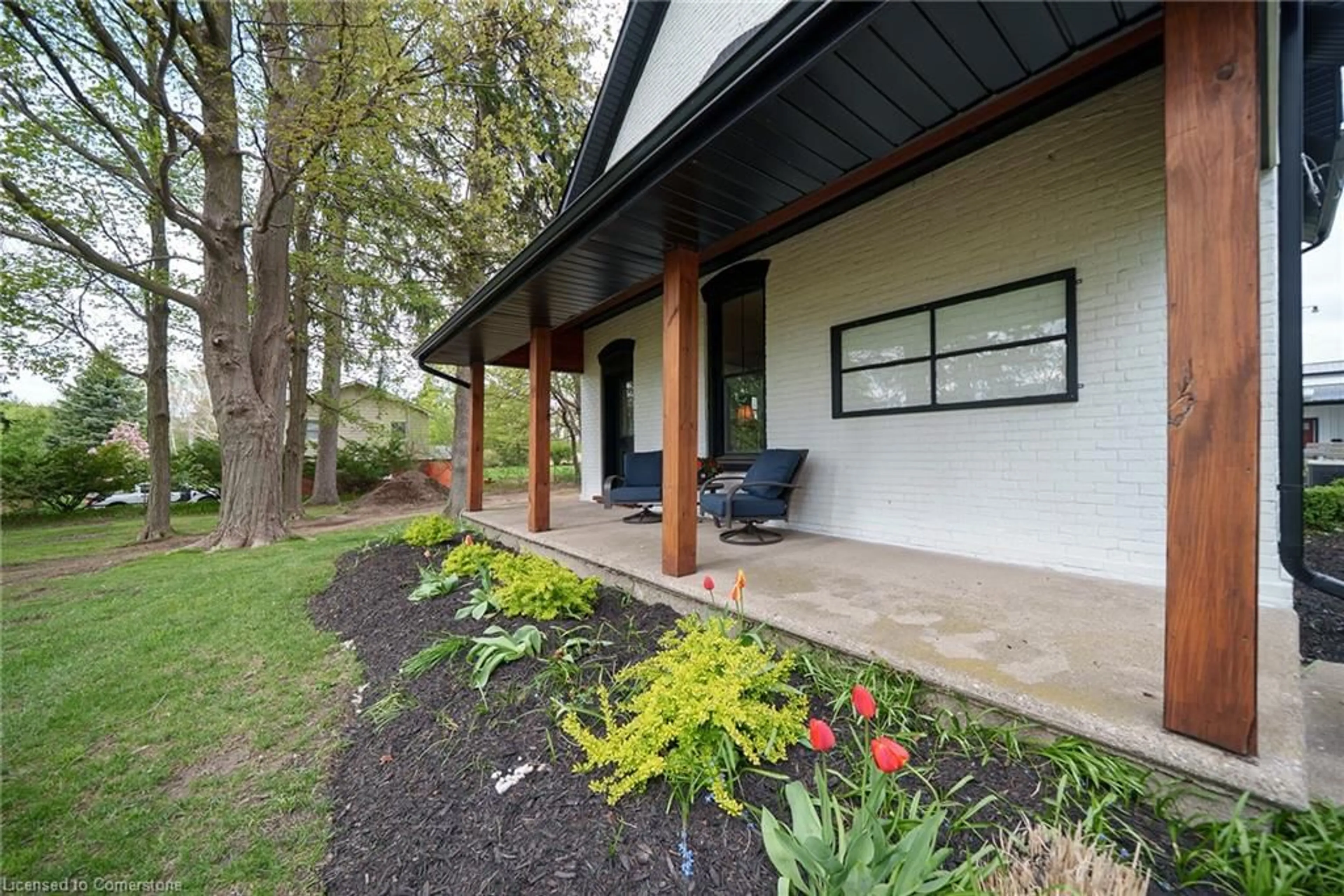 Patio, street for 747 Norfolk St, Simcoe Ontario N3Y 4K1