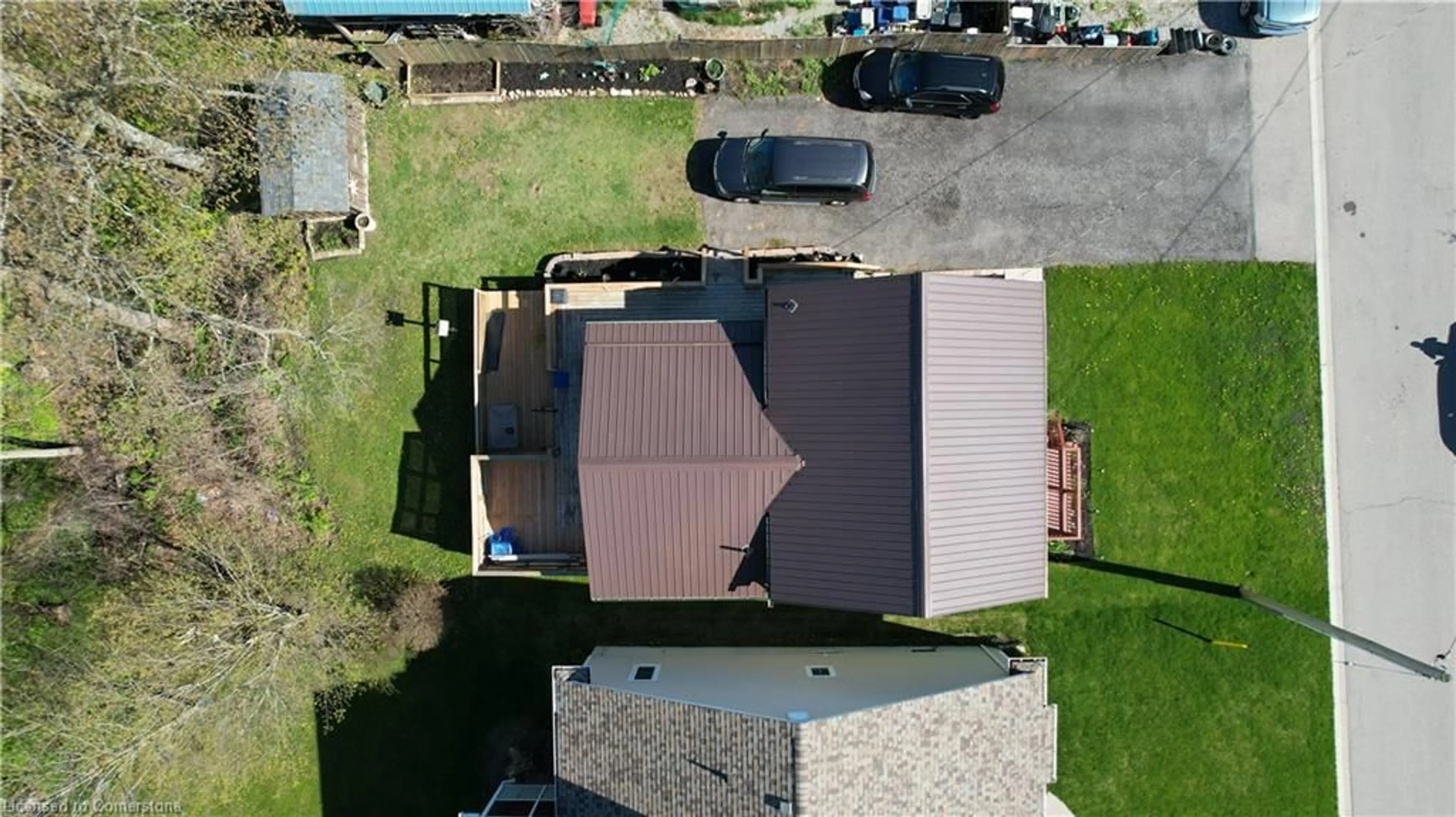 A pic from outside/outdoor area/front of a property/back of a property/a pic from drone, building for 12 Grave St, Port Rowan Ontario N0E 1M0