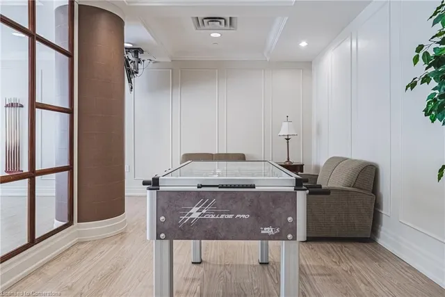 Additional image 8 of 5229 Dundas St Unit 1811