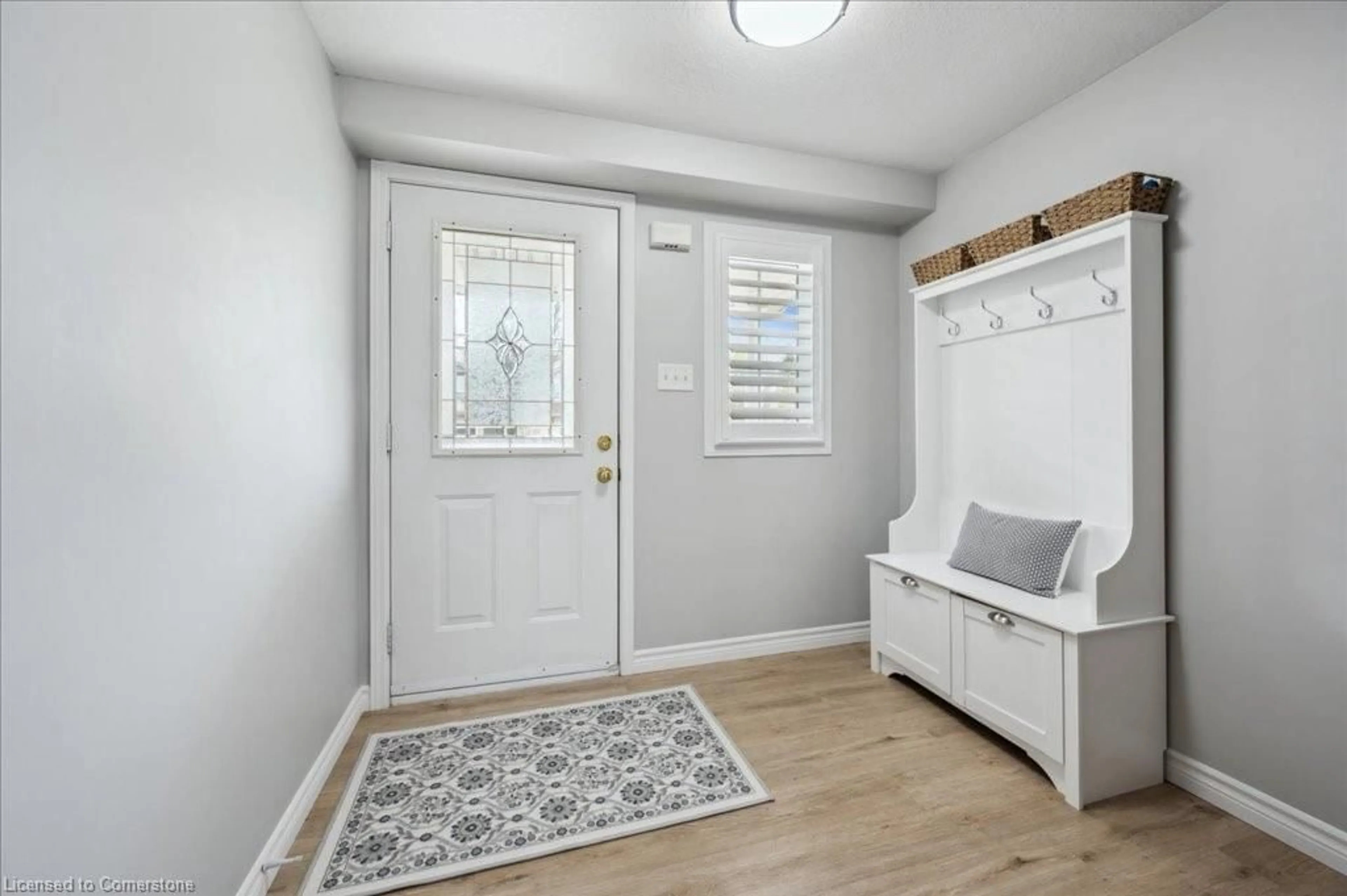 Indoor entryway for 937 Atlantic Blvd, Waterloo Ontario N2K 4L5