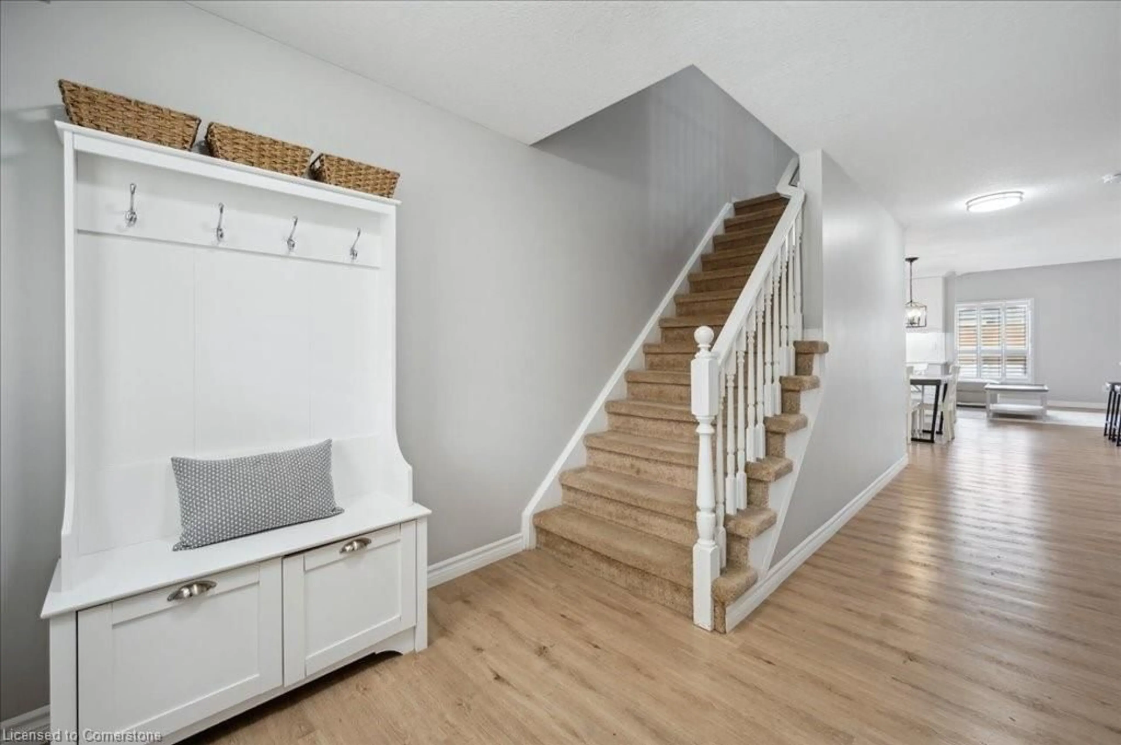 Indoor entryway for 937 Atlantic Blvd, Waterloo Ontario N2K 4L5