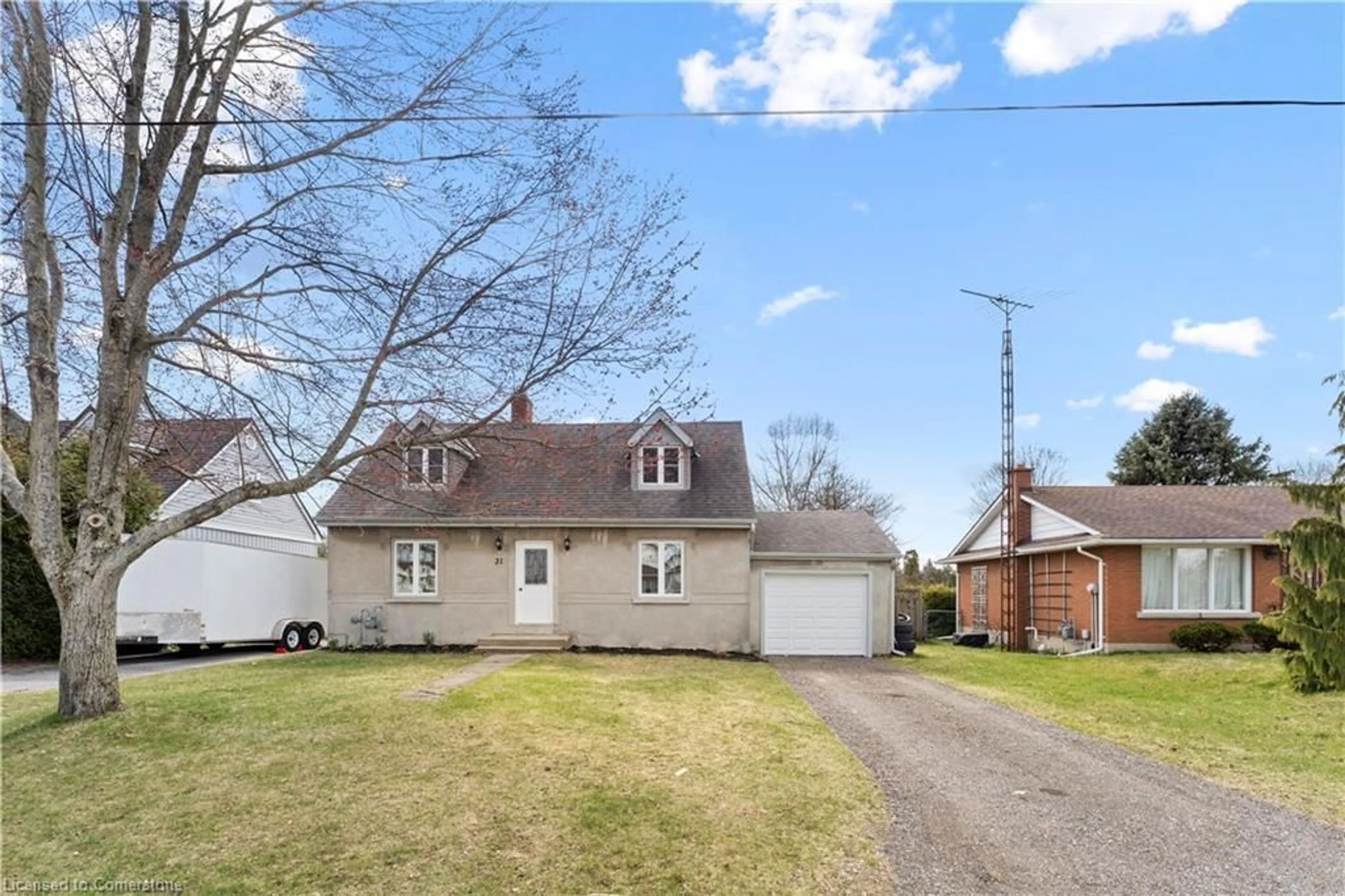 A pic from outside/outdoor area/front of a property/back of a property/a pic from drone, street for 31 George St, Langton Ontario N0E 1G0