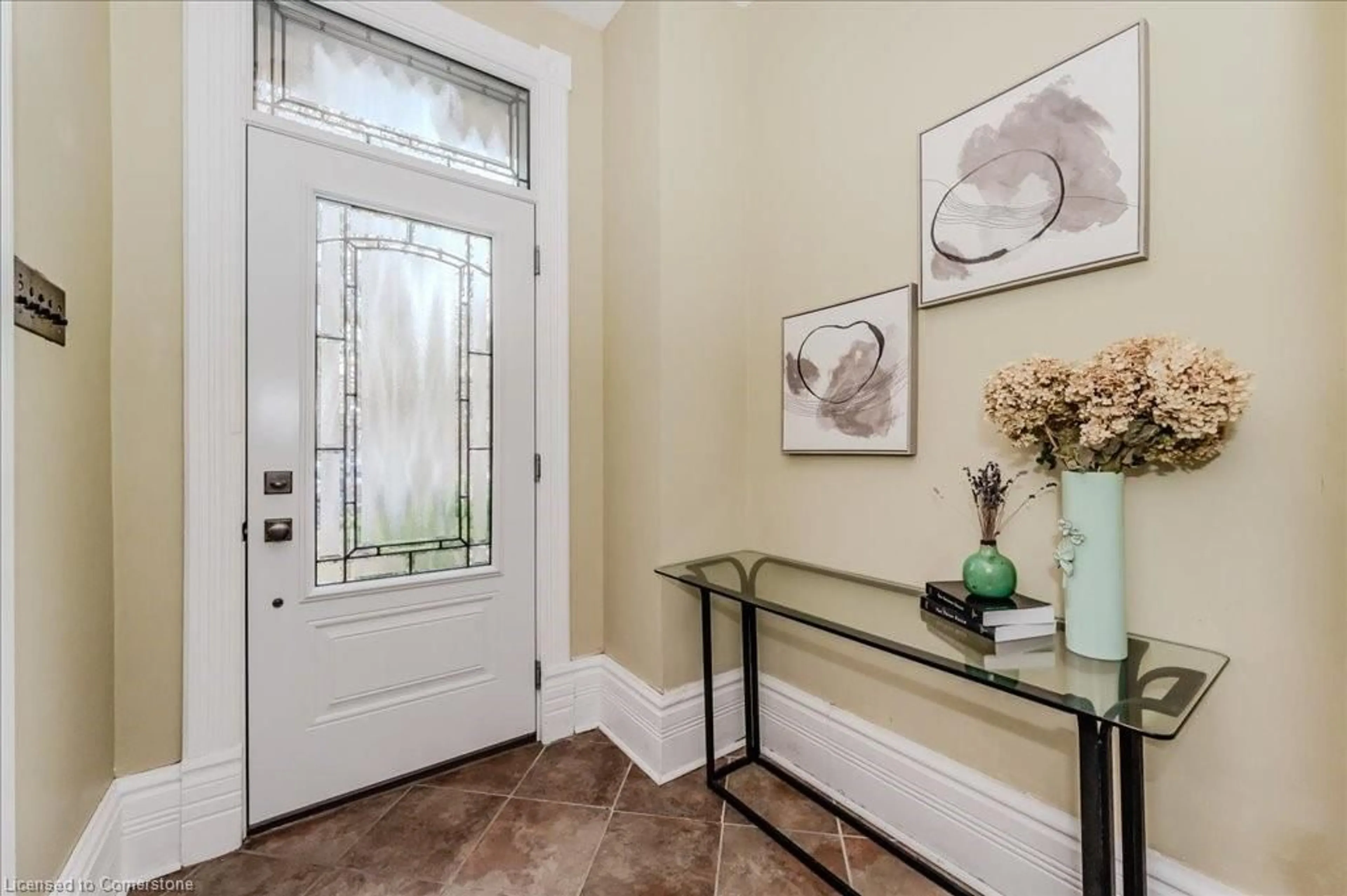 Indoor entryway for 85 Cambridge St, Guelph Ontario N1H 2V3