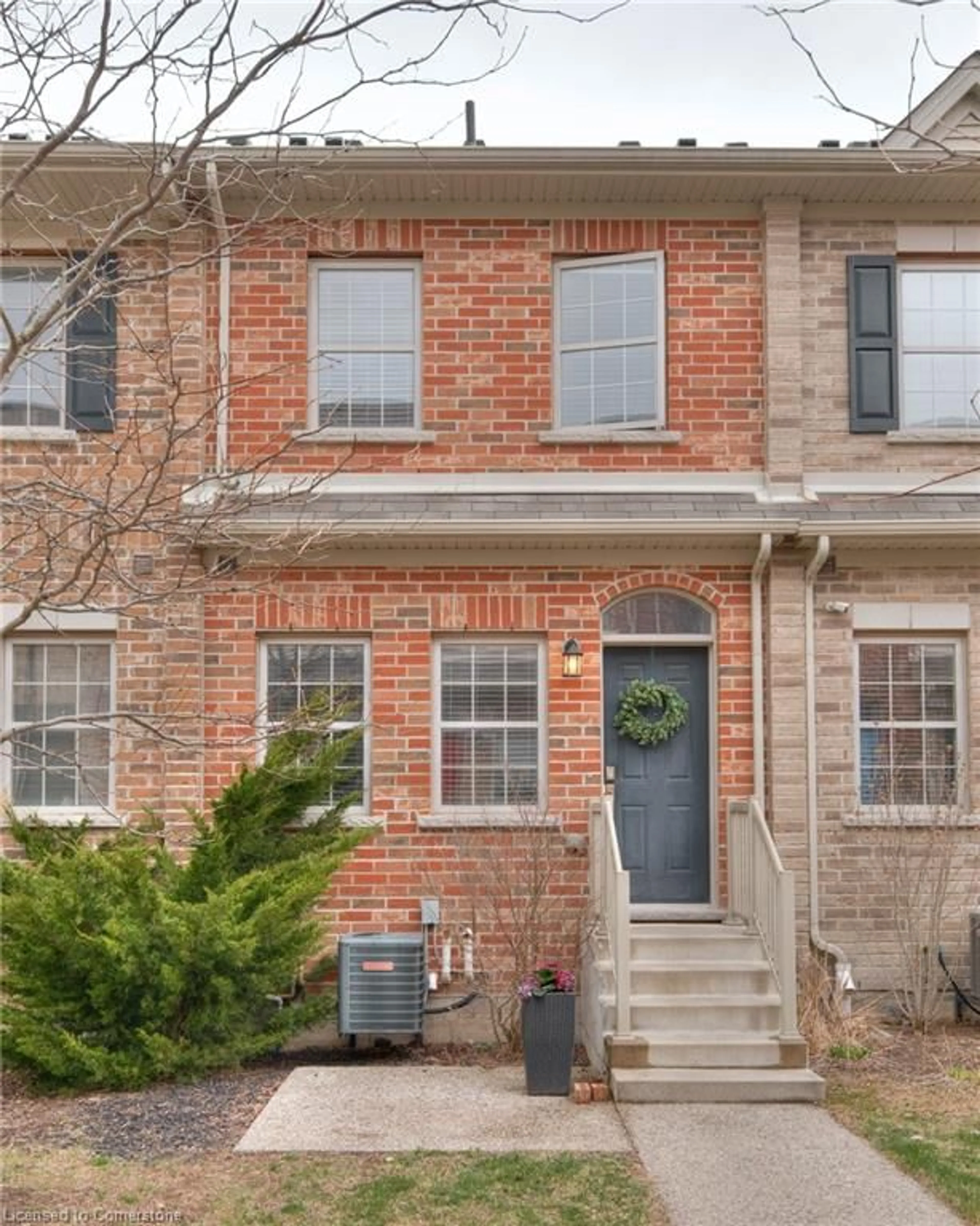 Home with brick exterior material, street for 6 Hyde Park Mews, Kitchener Ontario N2H 0B2