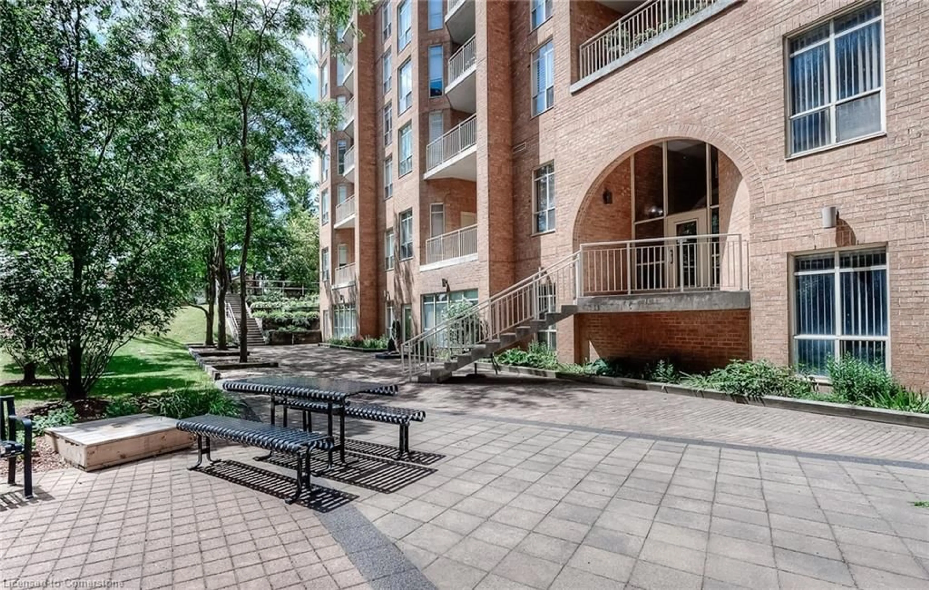Patio, street for 1414 King St #1103, Kitchener Ontario N2G 4T8