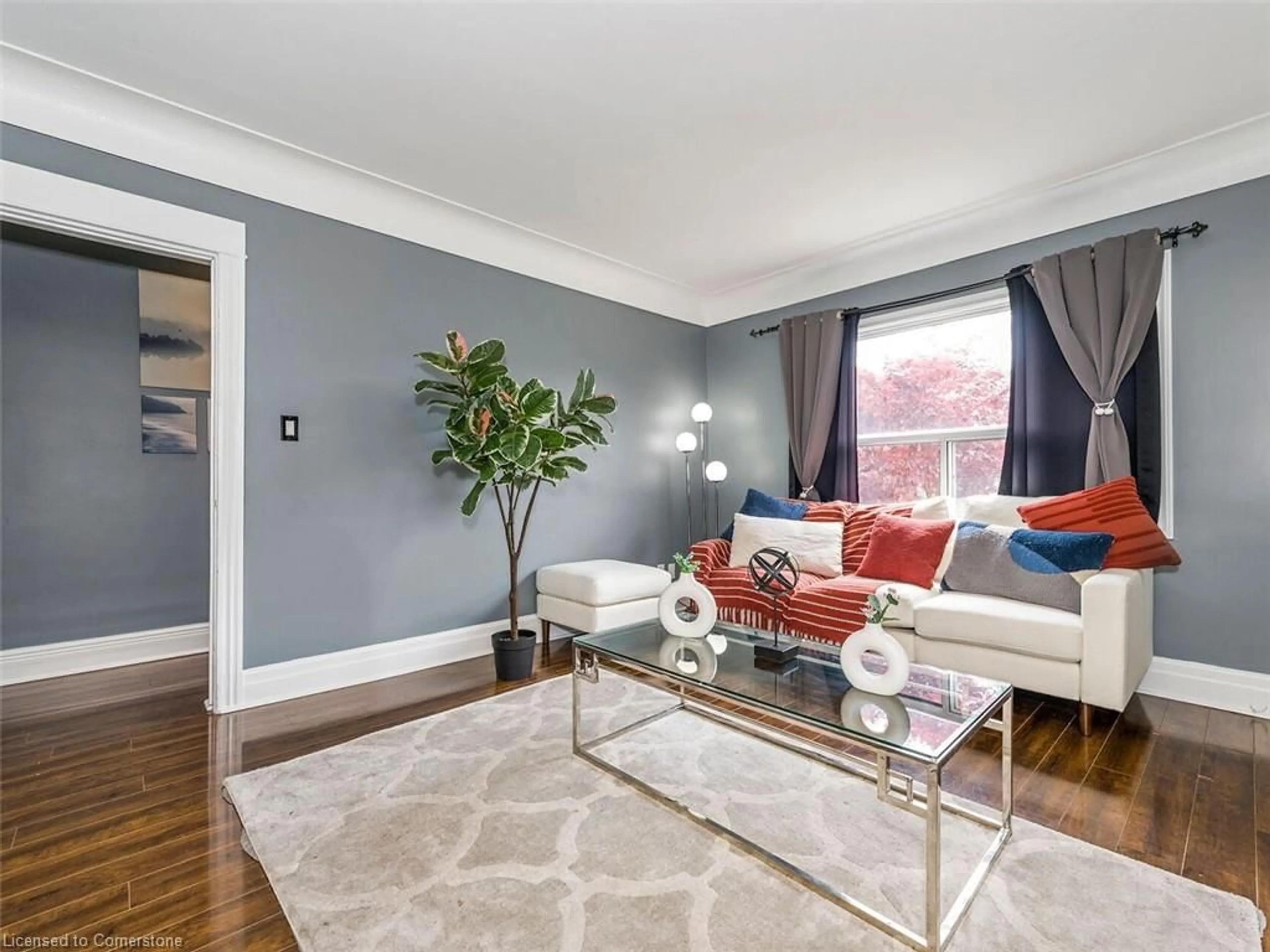 Living room with furniture, unknown for 95 Edinburgh Ave, Hamilton Ontario L8H 2C6