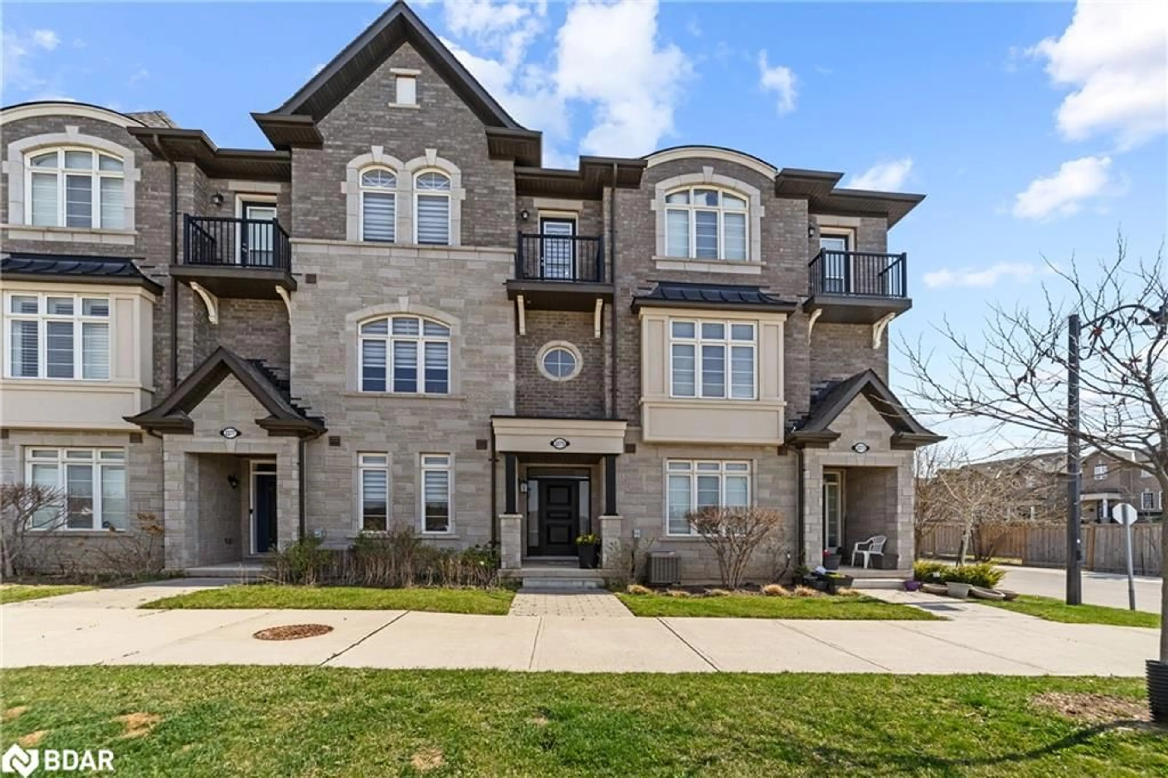 Home with brick exterior material, street for 2275 Khalsa Gate, Oakville Ontario L6M 1P4