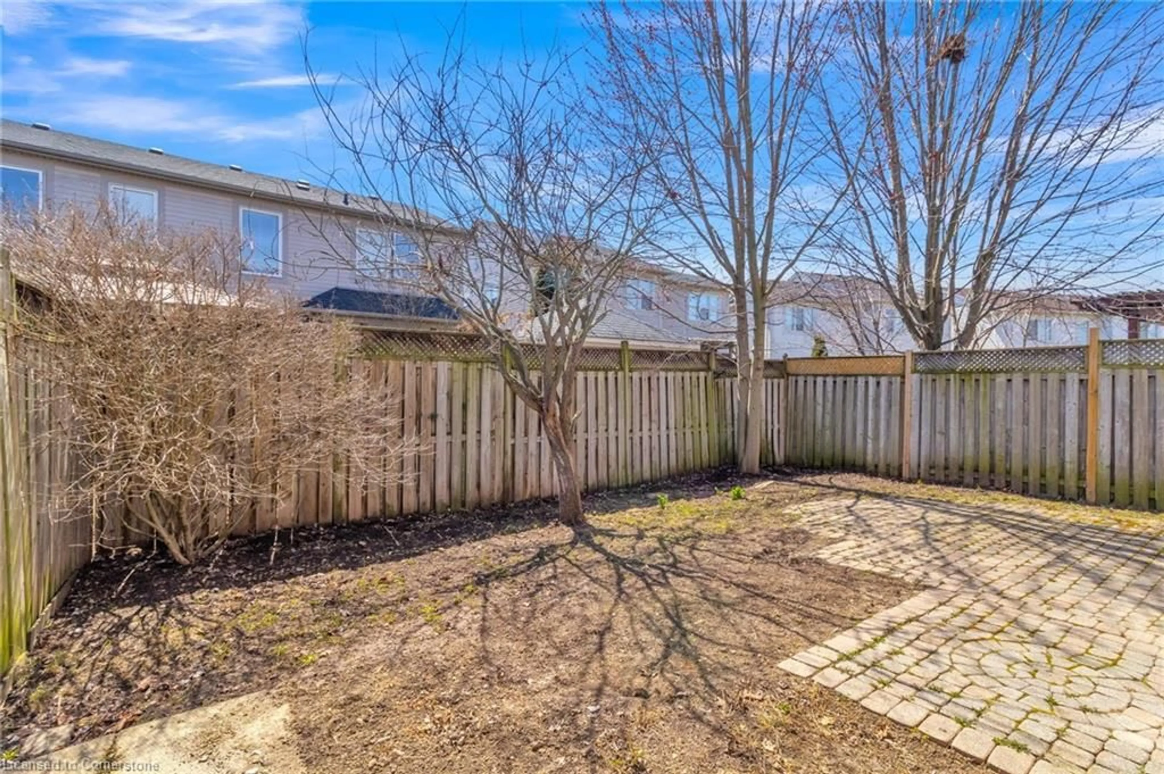 Patio, street for 161 Coulthard Blvd, Cambridge Ontario N1T 2J5