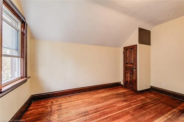 Additional property image - 7 Dekay St