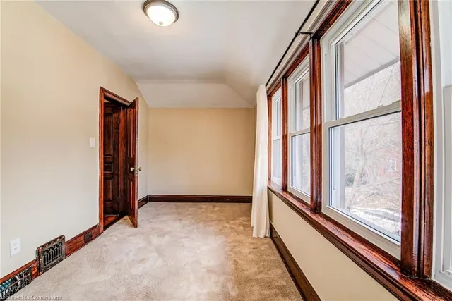 Additional property image - 7 Dekay St