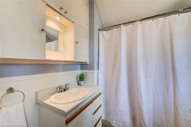 Additional property image - 7 Dekay St