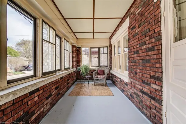 Additional property image - 7 Dekay St