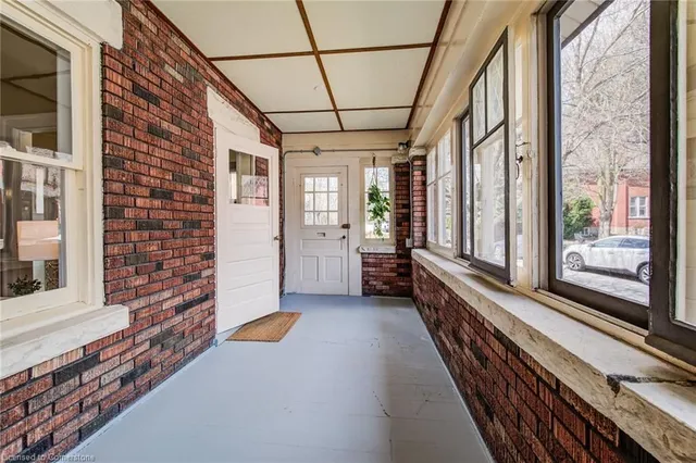 Additional property image - 7 Dekay St