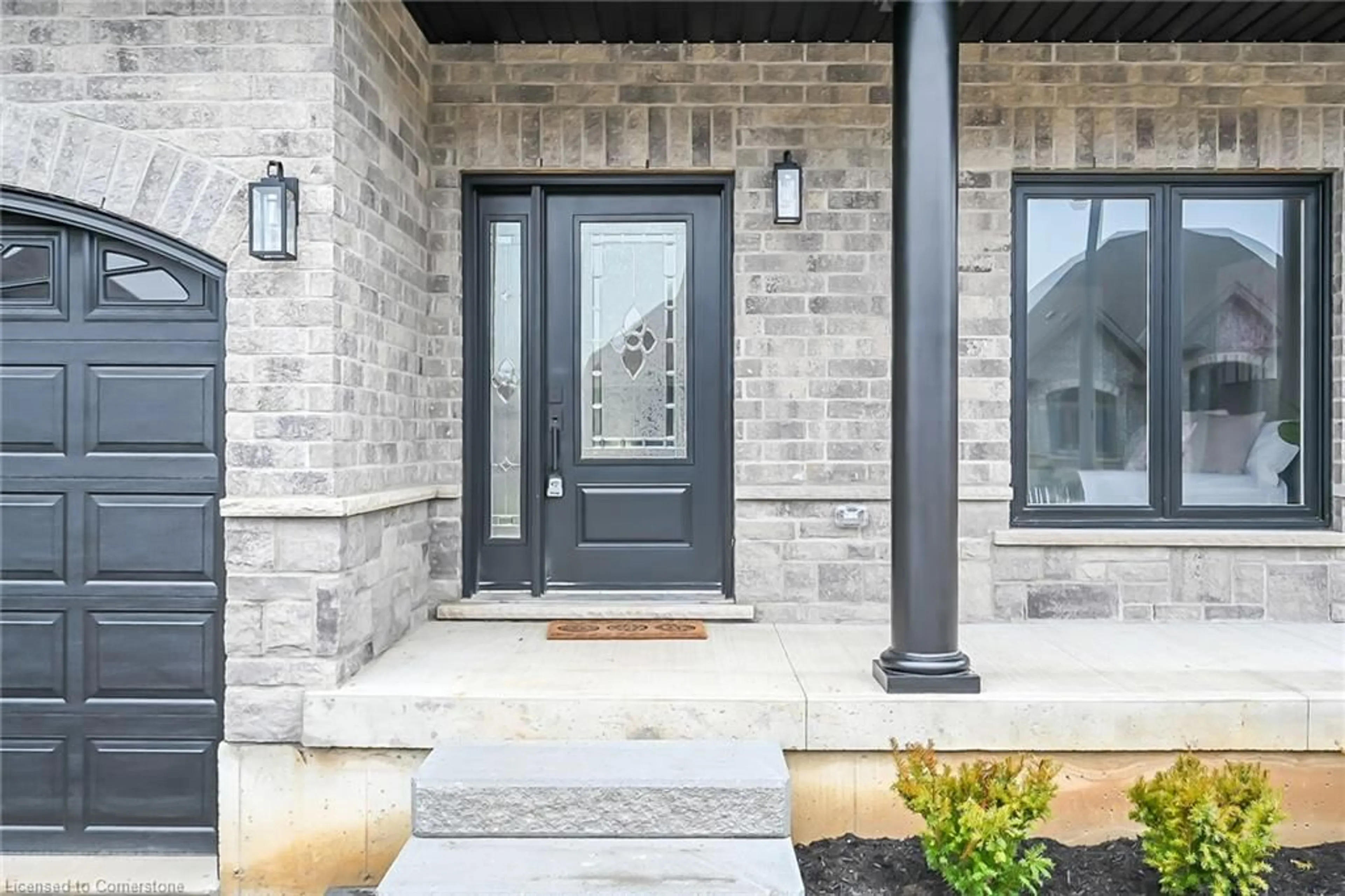 Indoor entryway for 88 St Michaels St, Delhi Ontario N4B 4C9