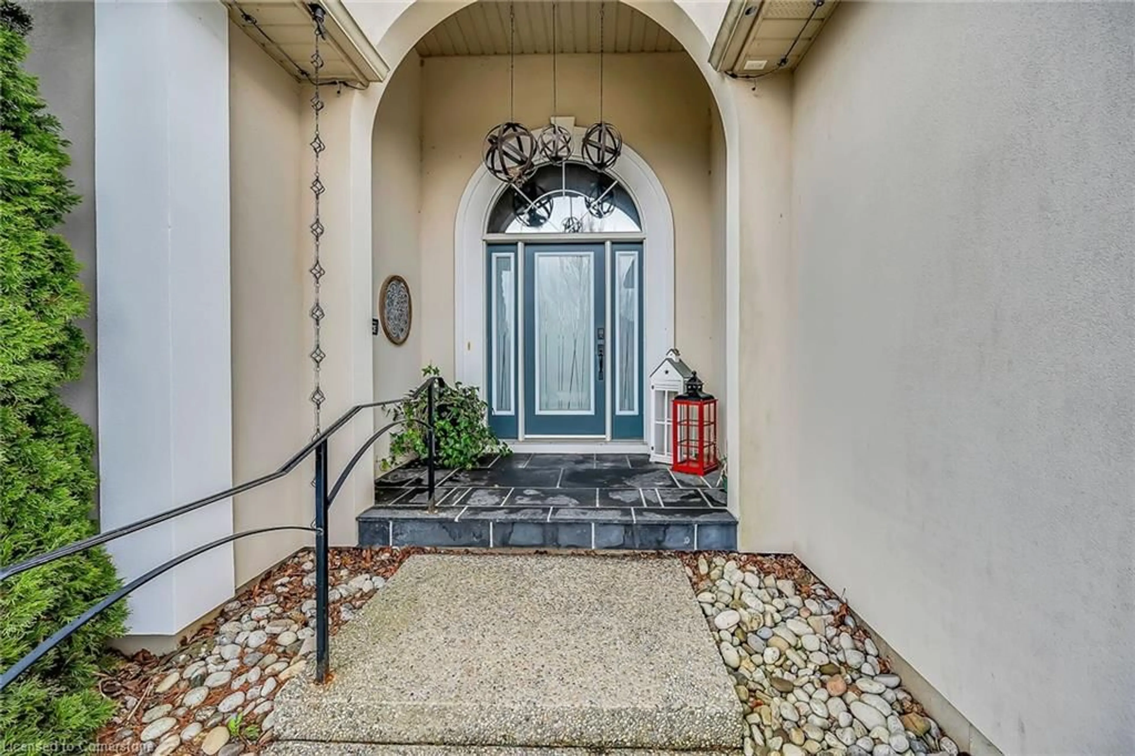 Indoor entryway for 50 Claymore Cres, Caledonia Ontario N3W 2P4