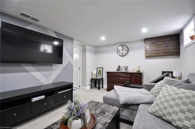 Additional property image - 186 Wentworth Ave