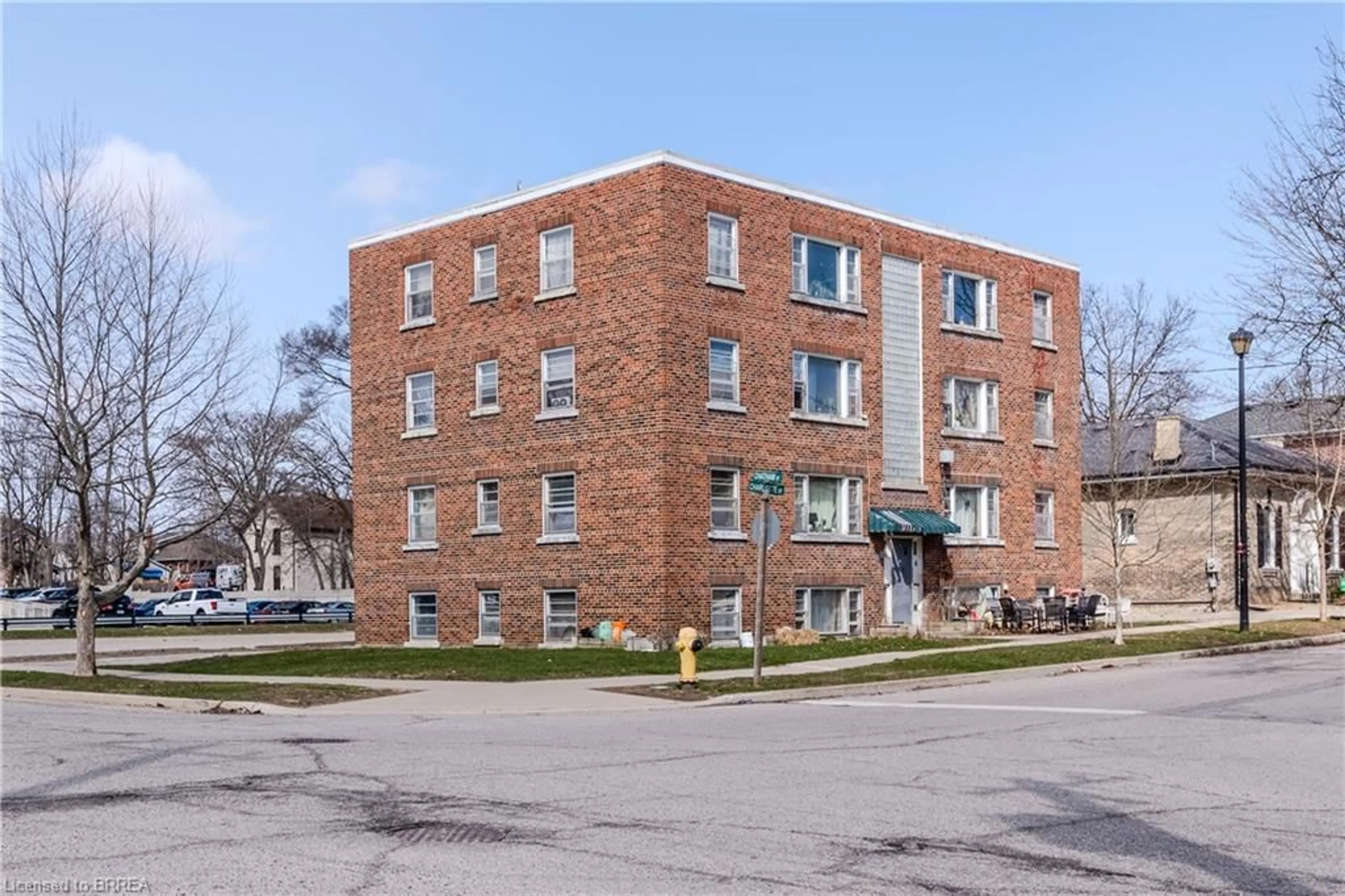 Home with brick exterior material, building for 88 Charlotte St, Brantford Ontario N3T 2X3