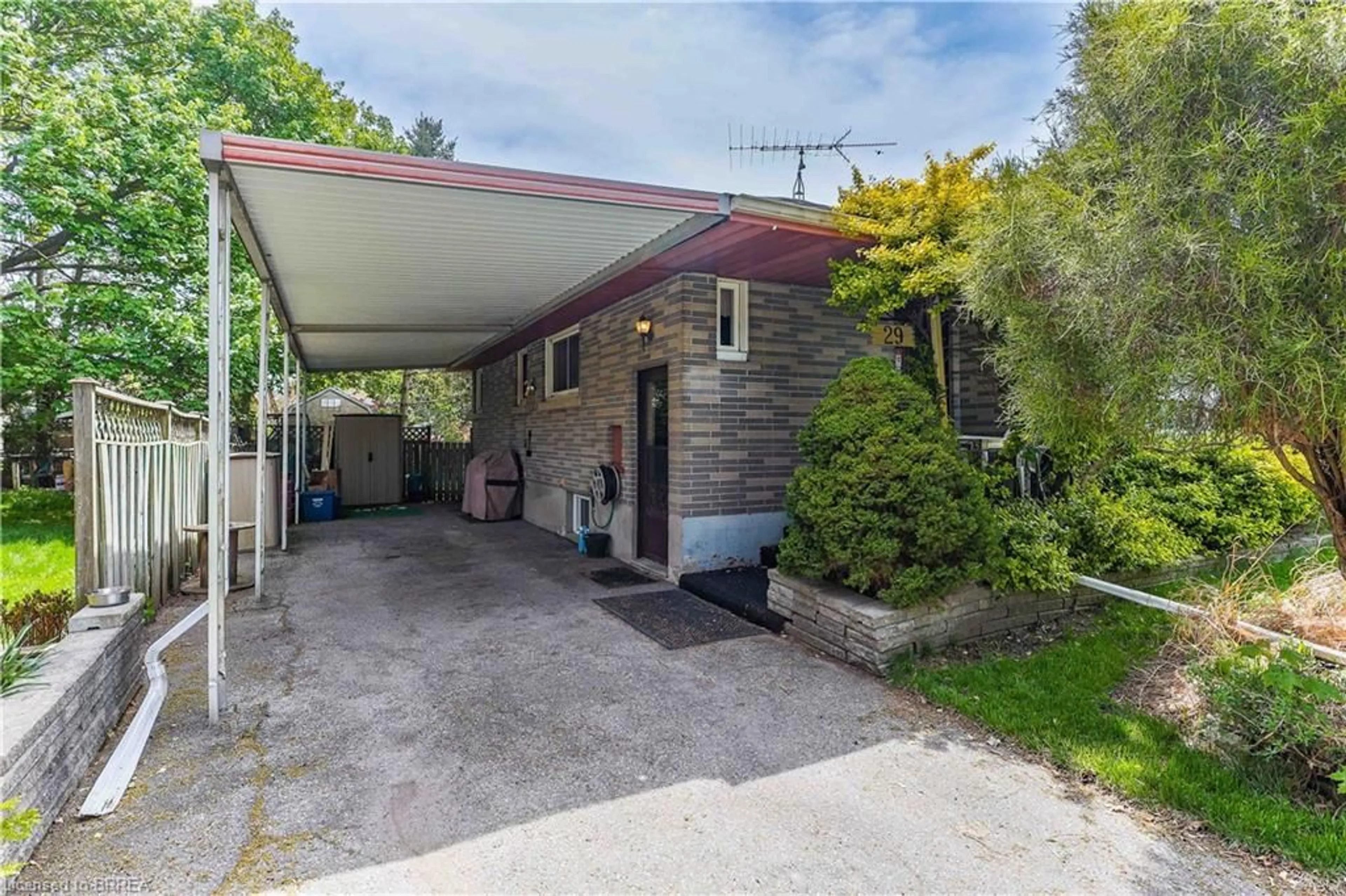 Unknown for 29 Albemarle St, Brantford Ontario N3S 4N5