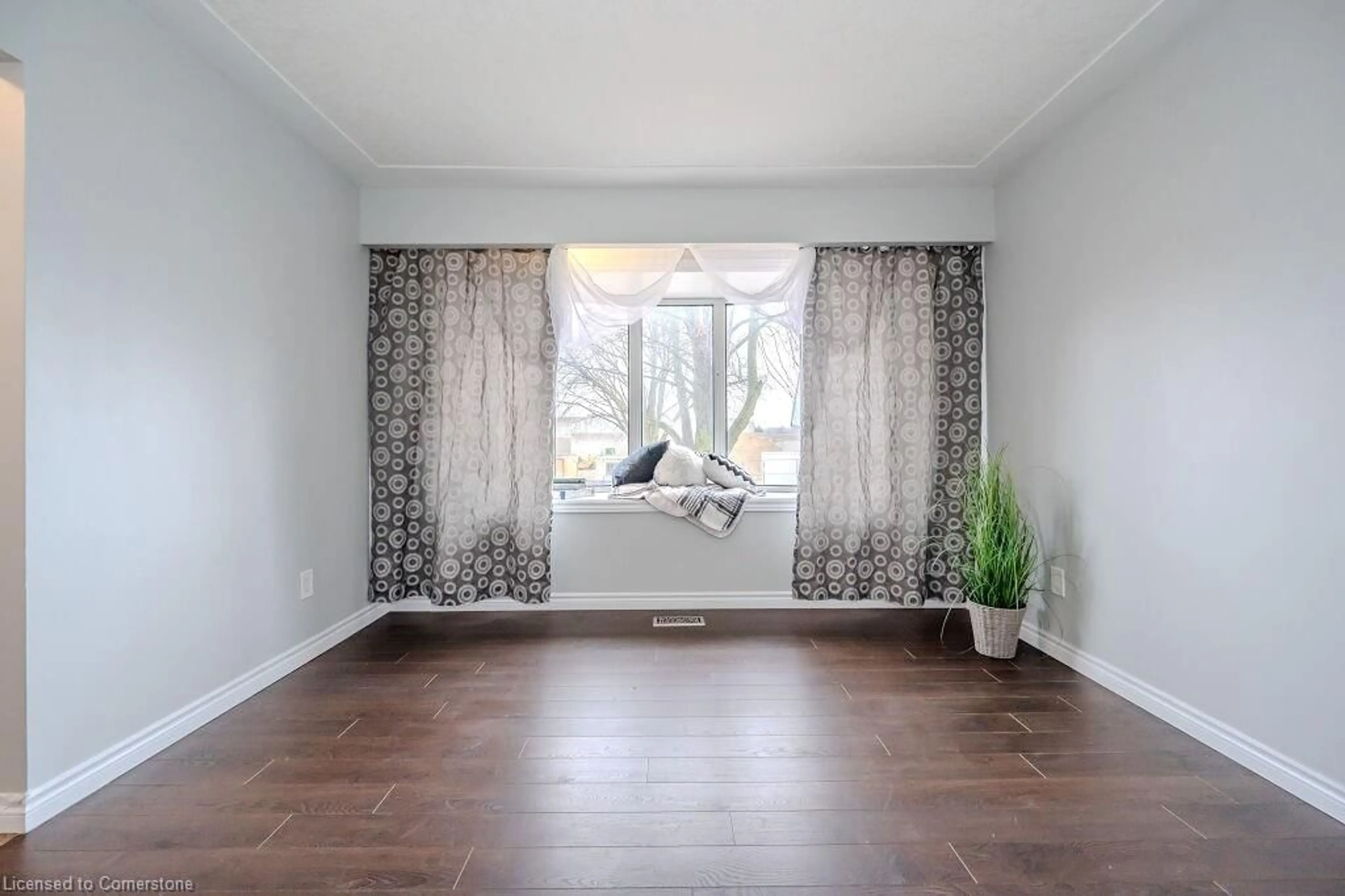 A pic of a room for 293 Kinzie Ave, Kitchener Ontario N2A 2K5
