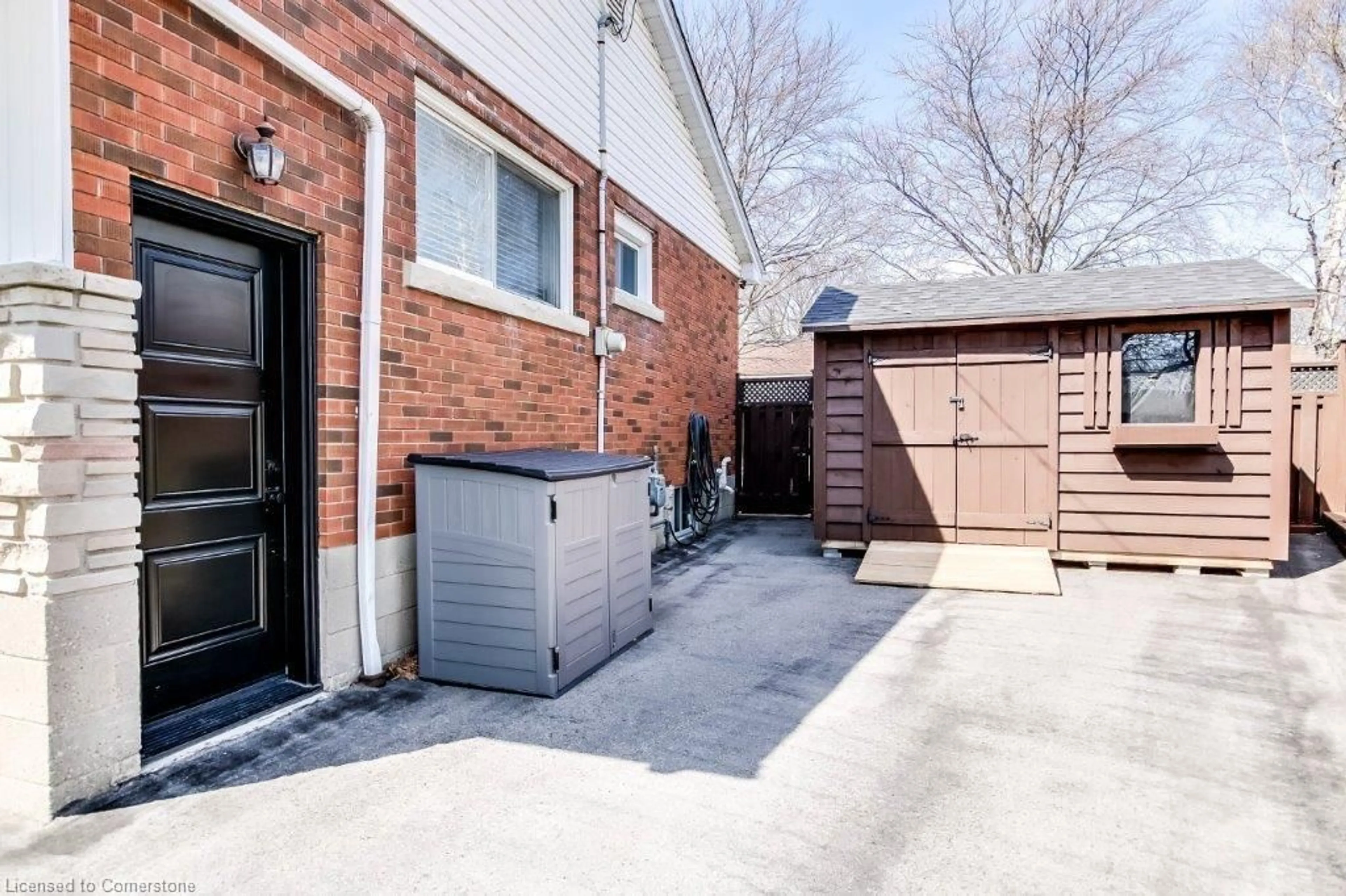 Patio, street for 159 Wise Crt, Hamilton Ontario L8T 2M1