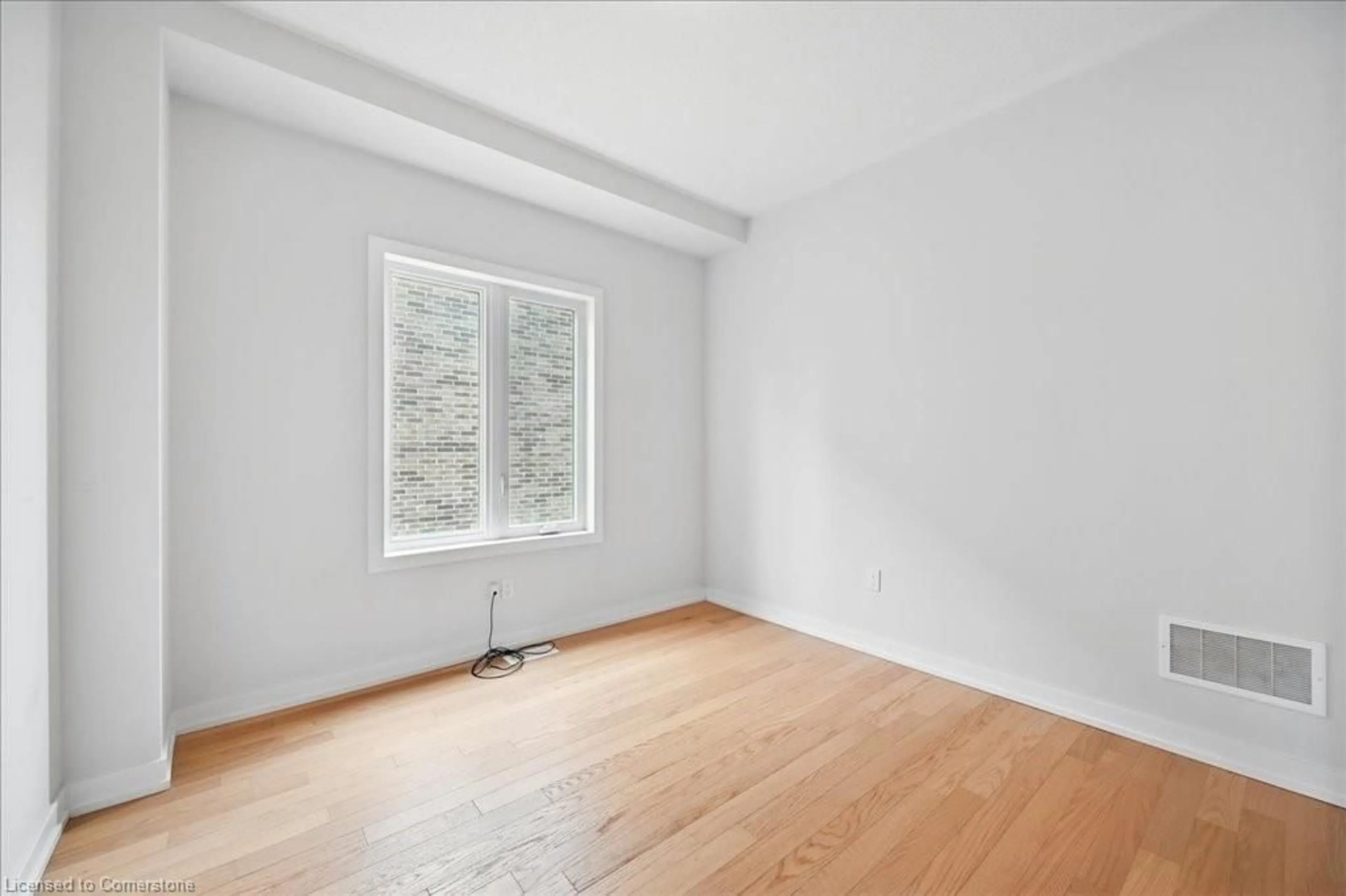 A pic of a room for 7 Bird St, Simcoe Ontario N3Y 0G8