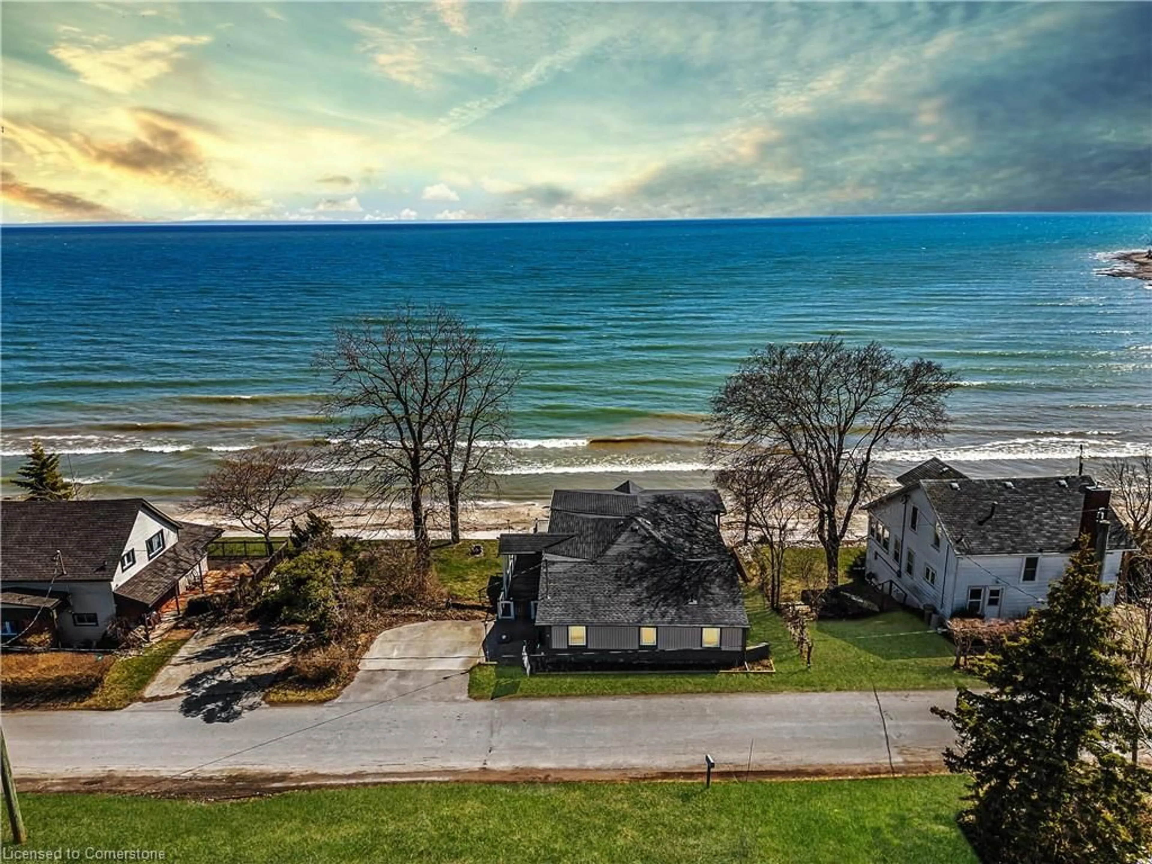 A pic from outside/outdoor area/front of a property/back of a property/a pic from drone, water/lake/river/ocean view for 77 Lighthouse Dr, Dunnville Ontario N1A 2W8