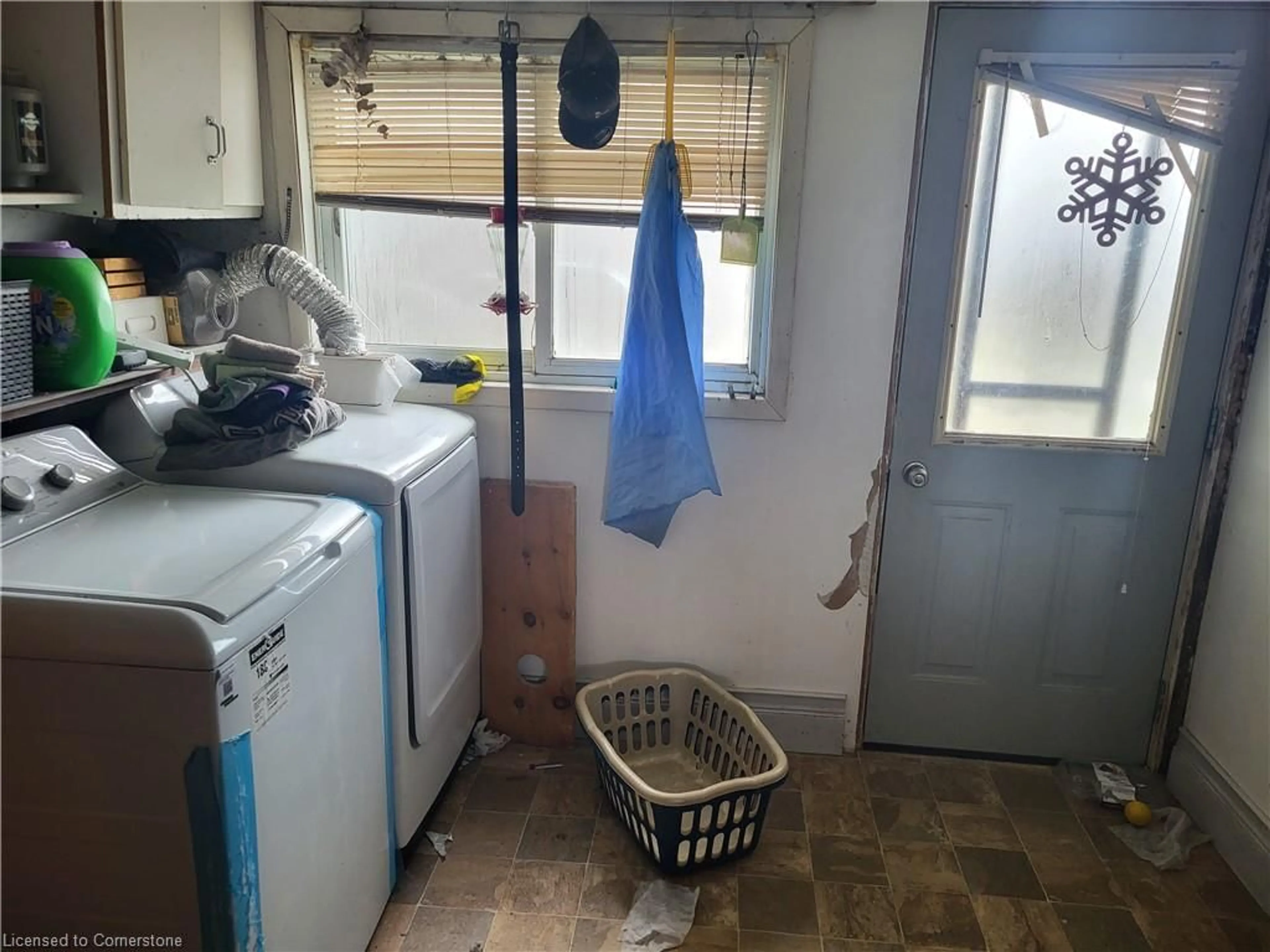 Laundry room for 41971 Morris Turnberry Rd, Bluevale Ontario N0G 1G0