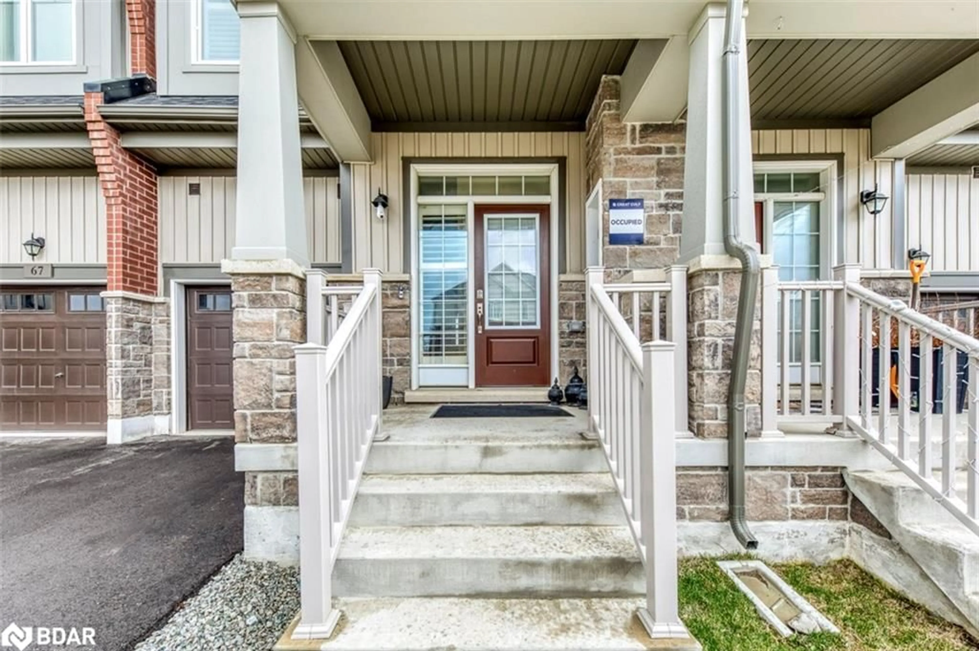 Indoor entryway for 69 Greer Street, Barrie Ontario L9J 0R5