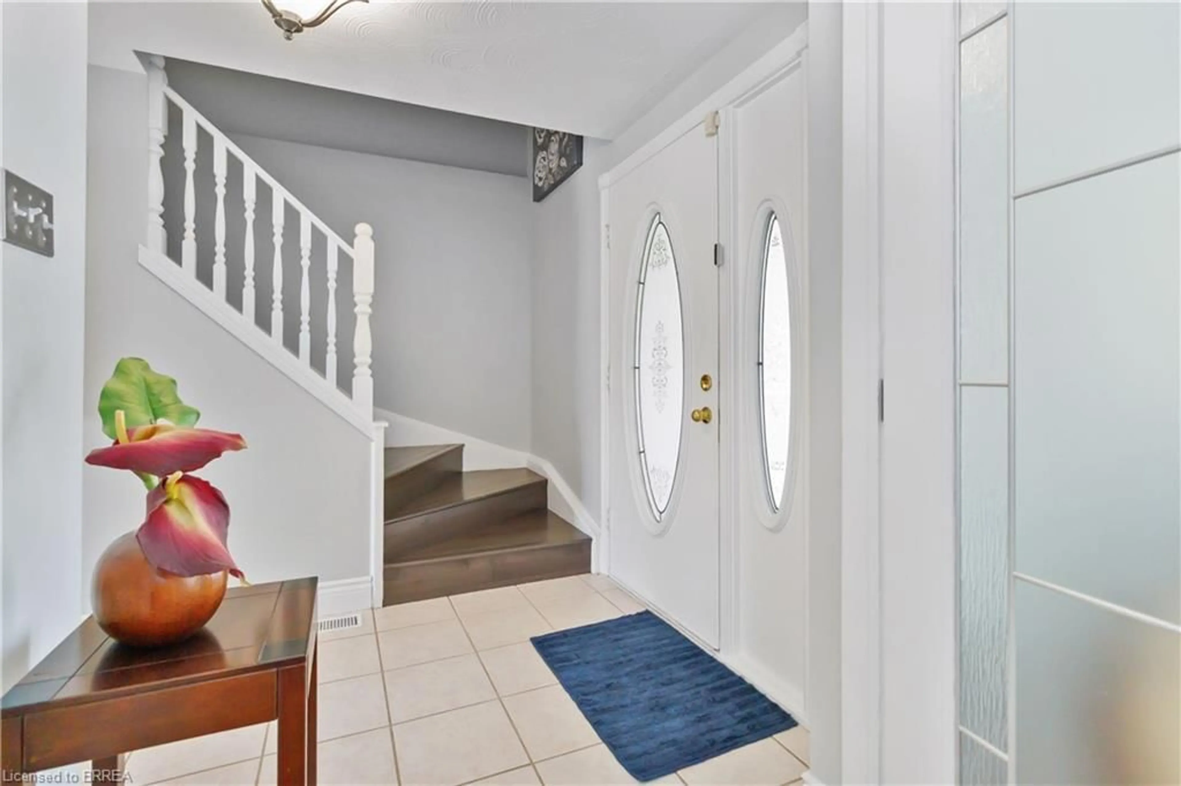 Indoor entryway for 25 Winter Way, Brantford Ontario N3T 6G3