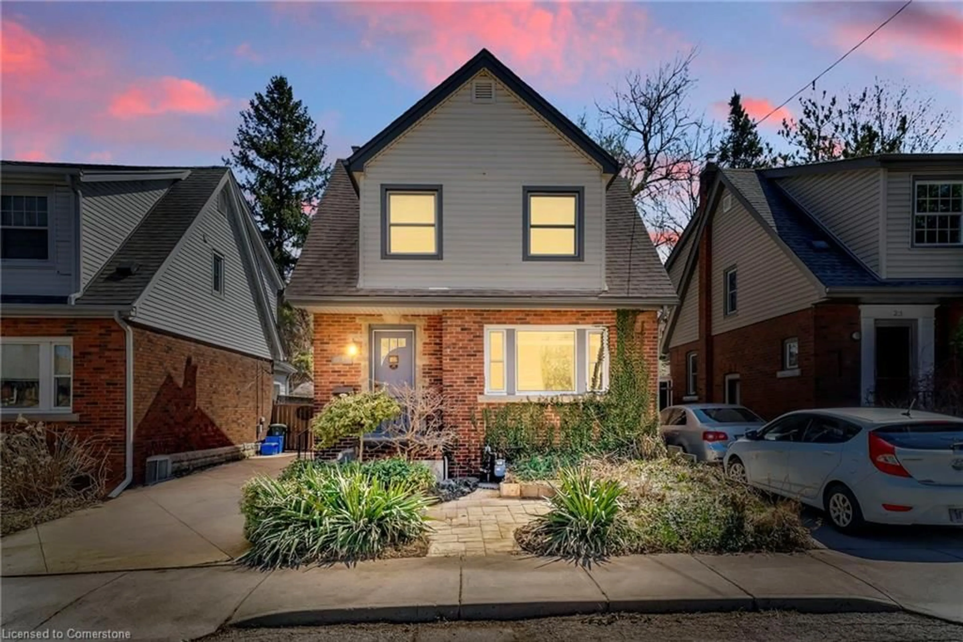 Home with brick exterior material, street for 21 Gilmour Pl, Hamilton Ontario L8M 2Y3