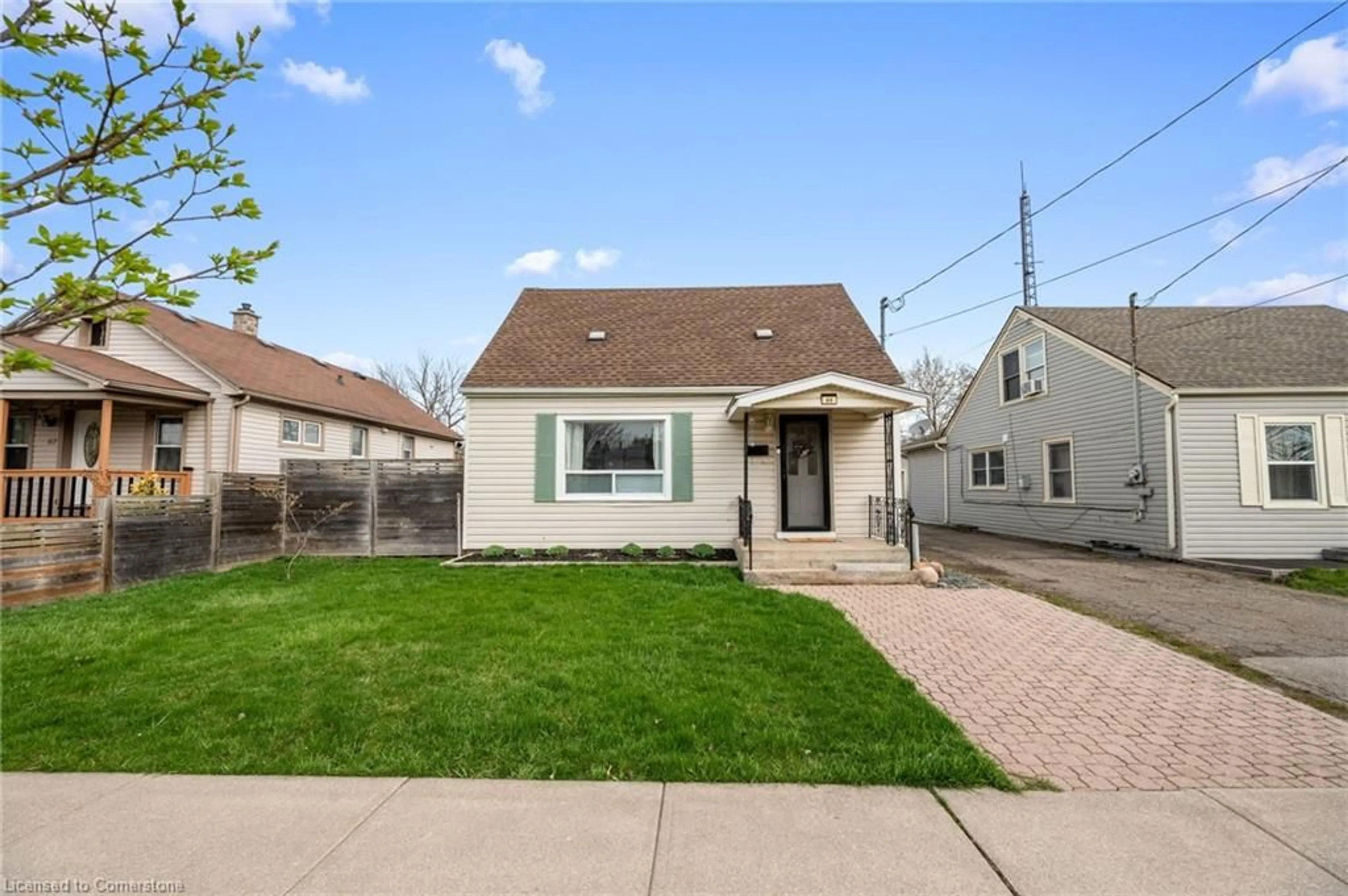 Home with vinyl exterior material, street for 69 Hamilton St, St. Catharines Ontario L2S 1K8