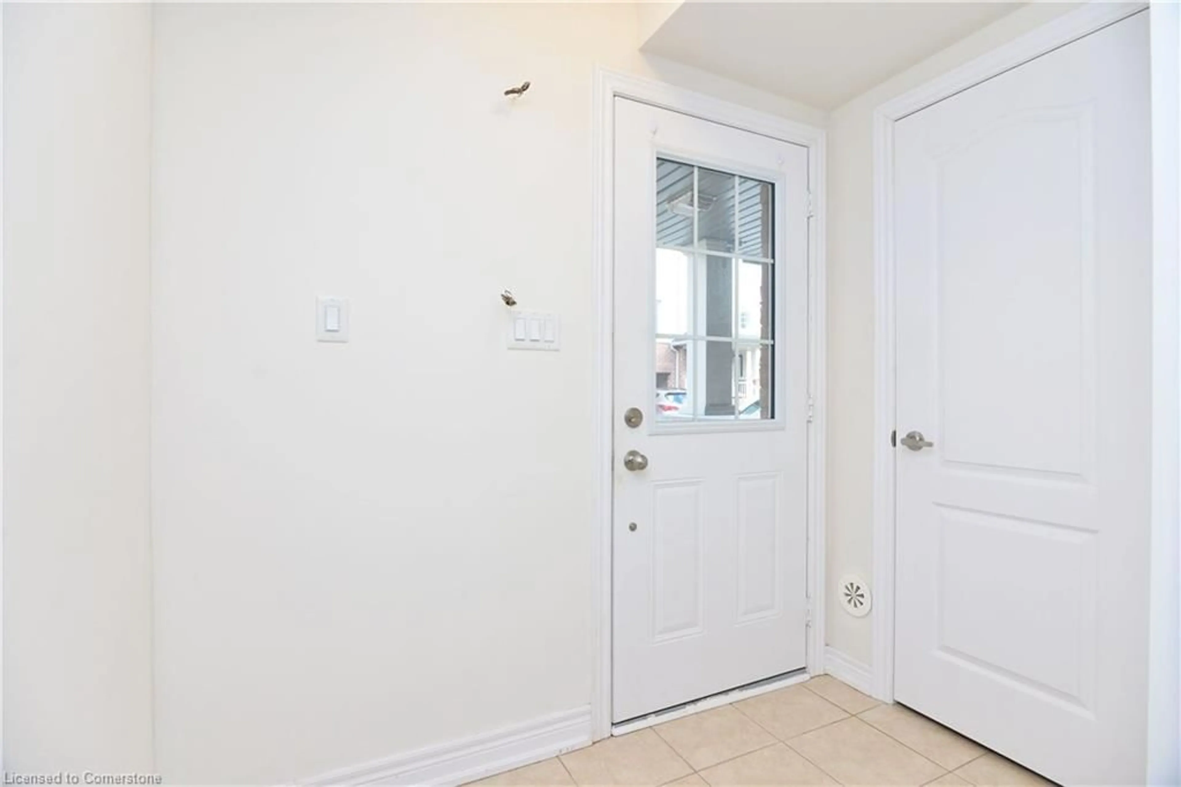 Indoor entryway for 755 Linden Dr #61, Cambridge Ontario N3H 0E4