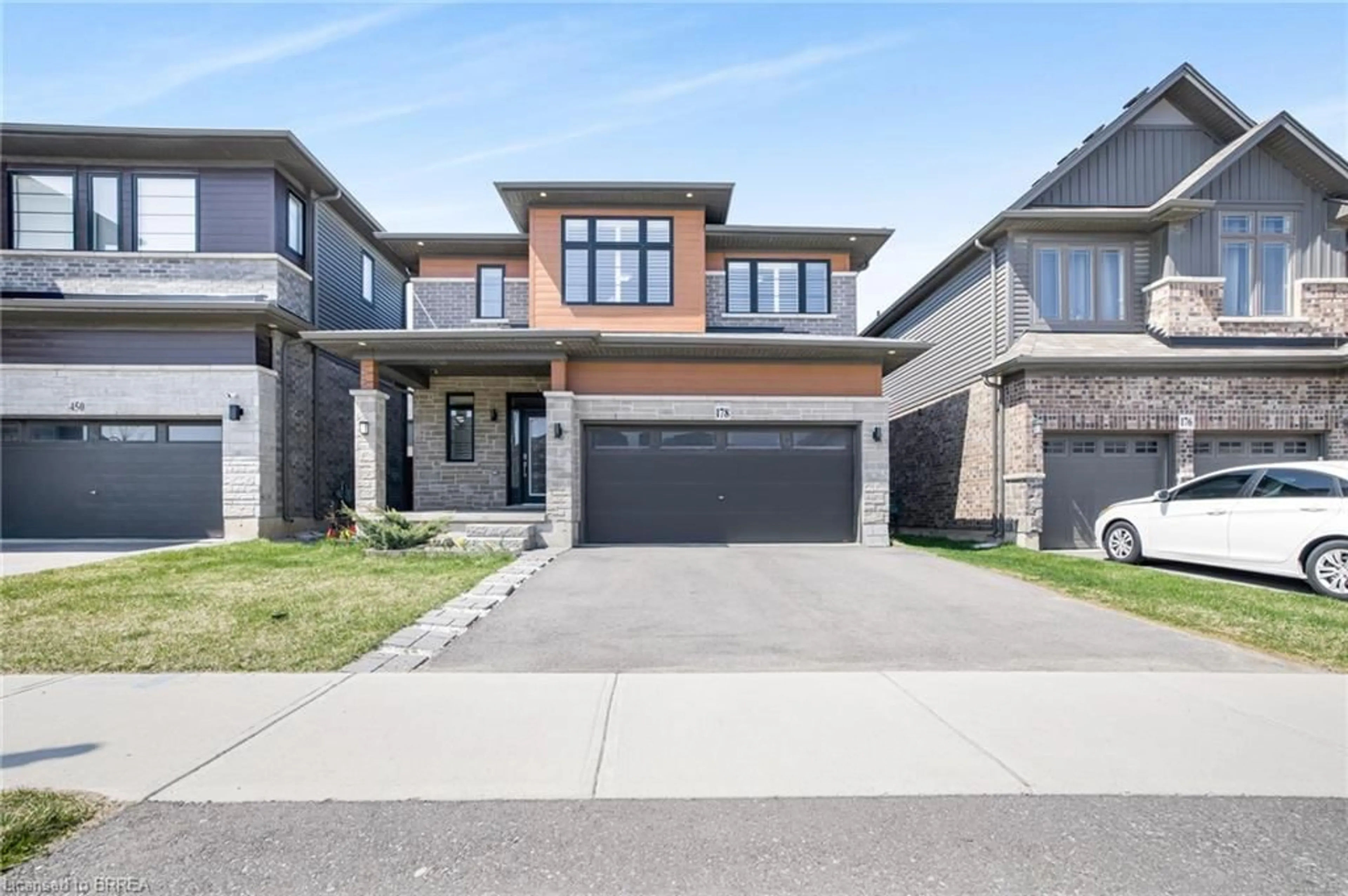 Home with brick exterior material, street for 178 Longboat Run, Brantford Ontario N3T 0R9