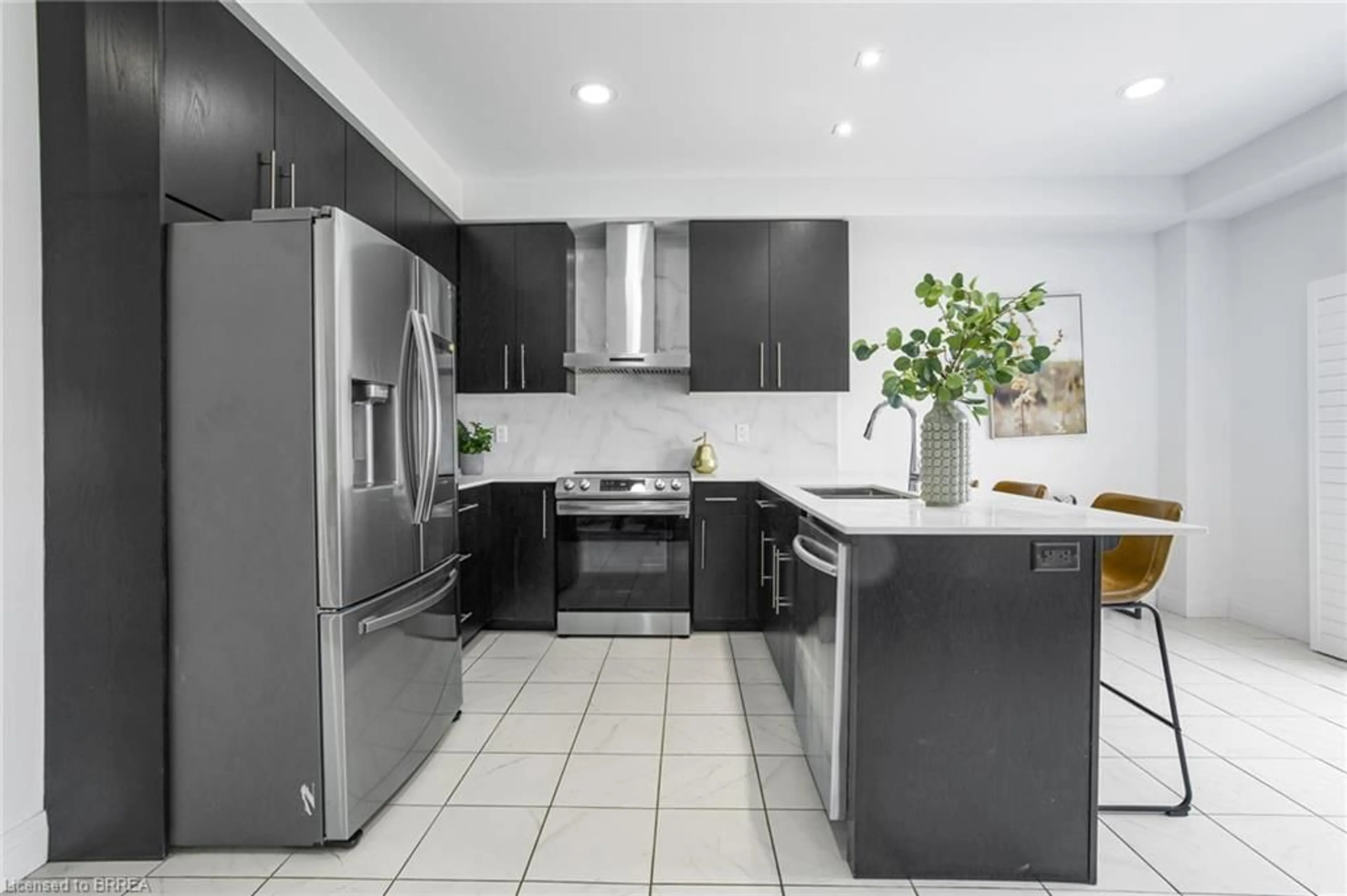 Contemporary kitchen, ceramic/tile floor for 178 Longboat Run, Brantford Ontario N3T 0R9