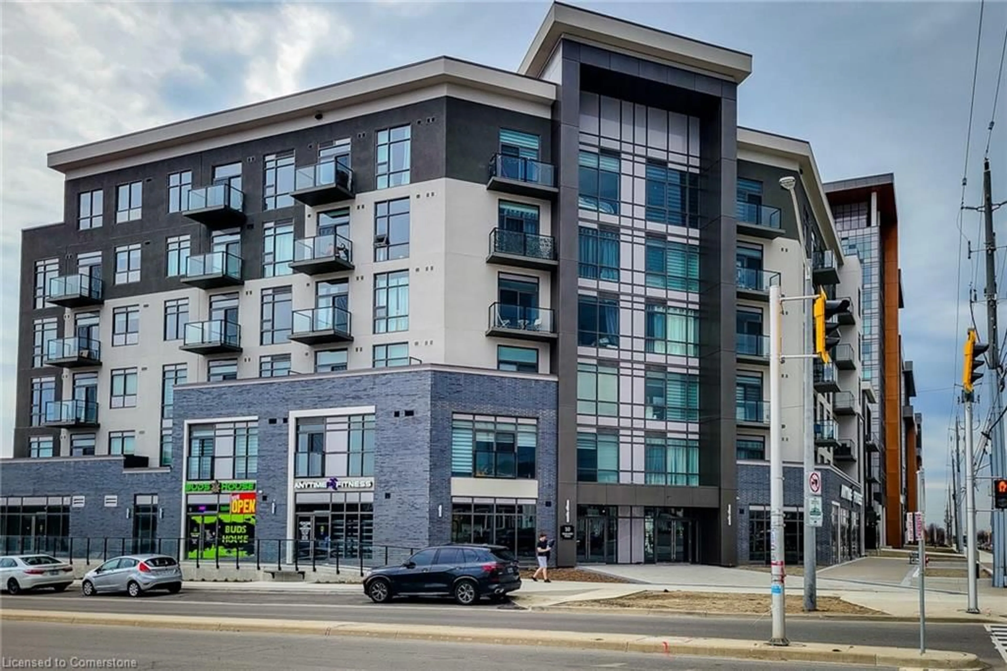 Patio, building for 10 Mallard Trail #434, Waterdown Ontario L8B 2A7