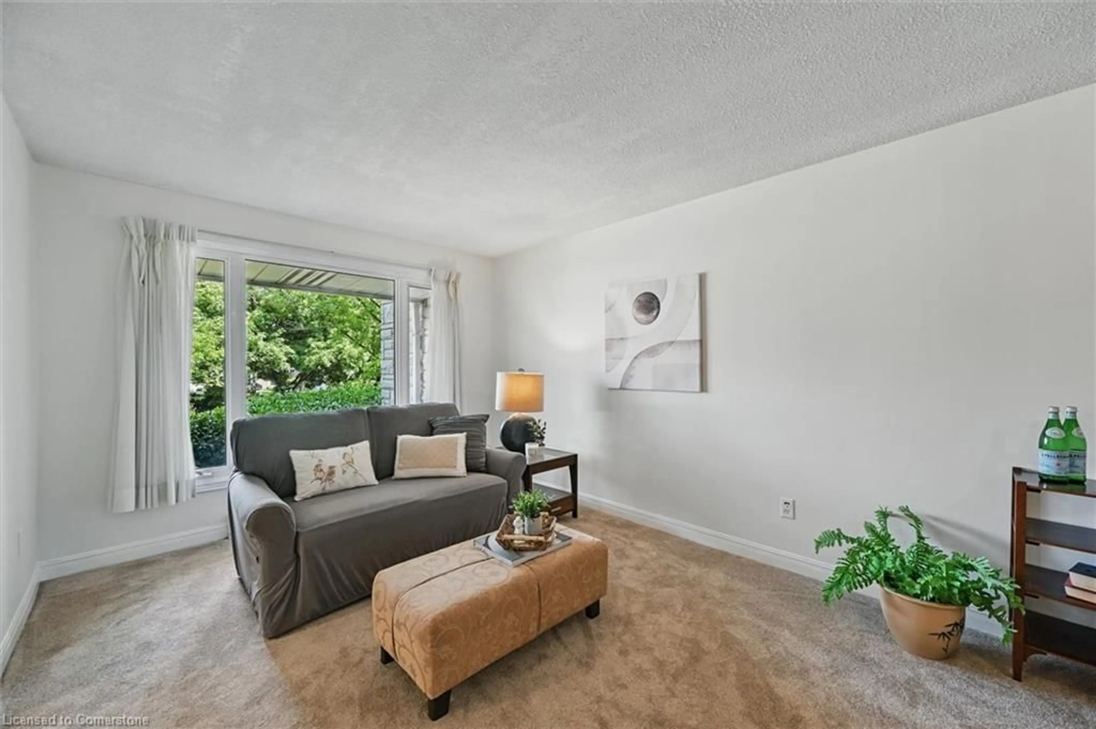 Living room with furniture, unknown for 2066 Brant St #3, Burlington Ontario L7P 3A6