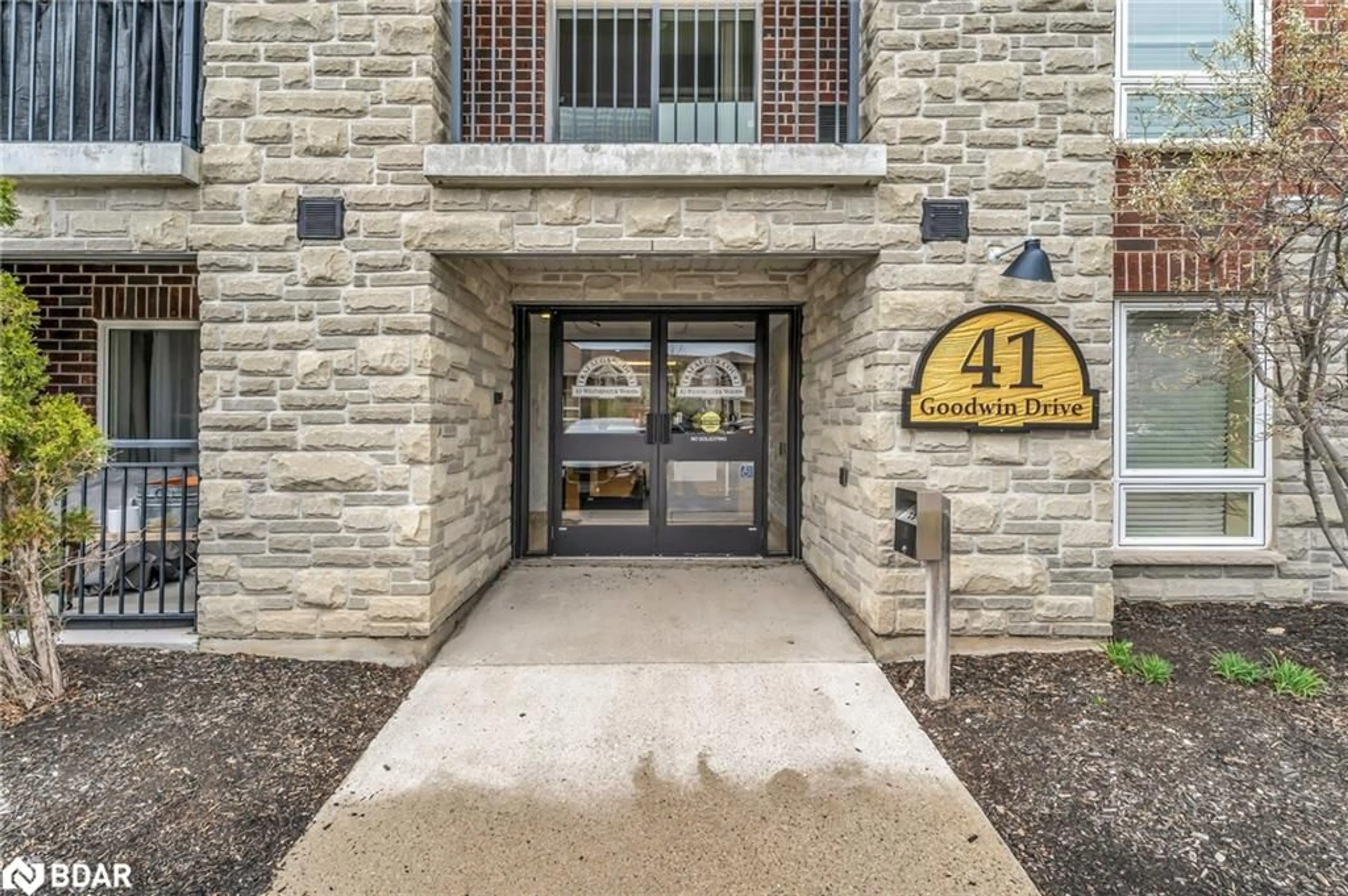 Indoor foyer for 41 Goodwin Dr #401, Guelph Ontario N1L 0E7