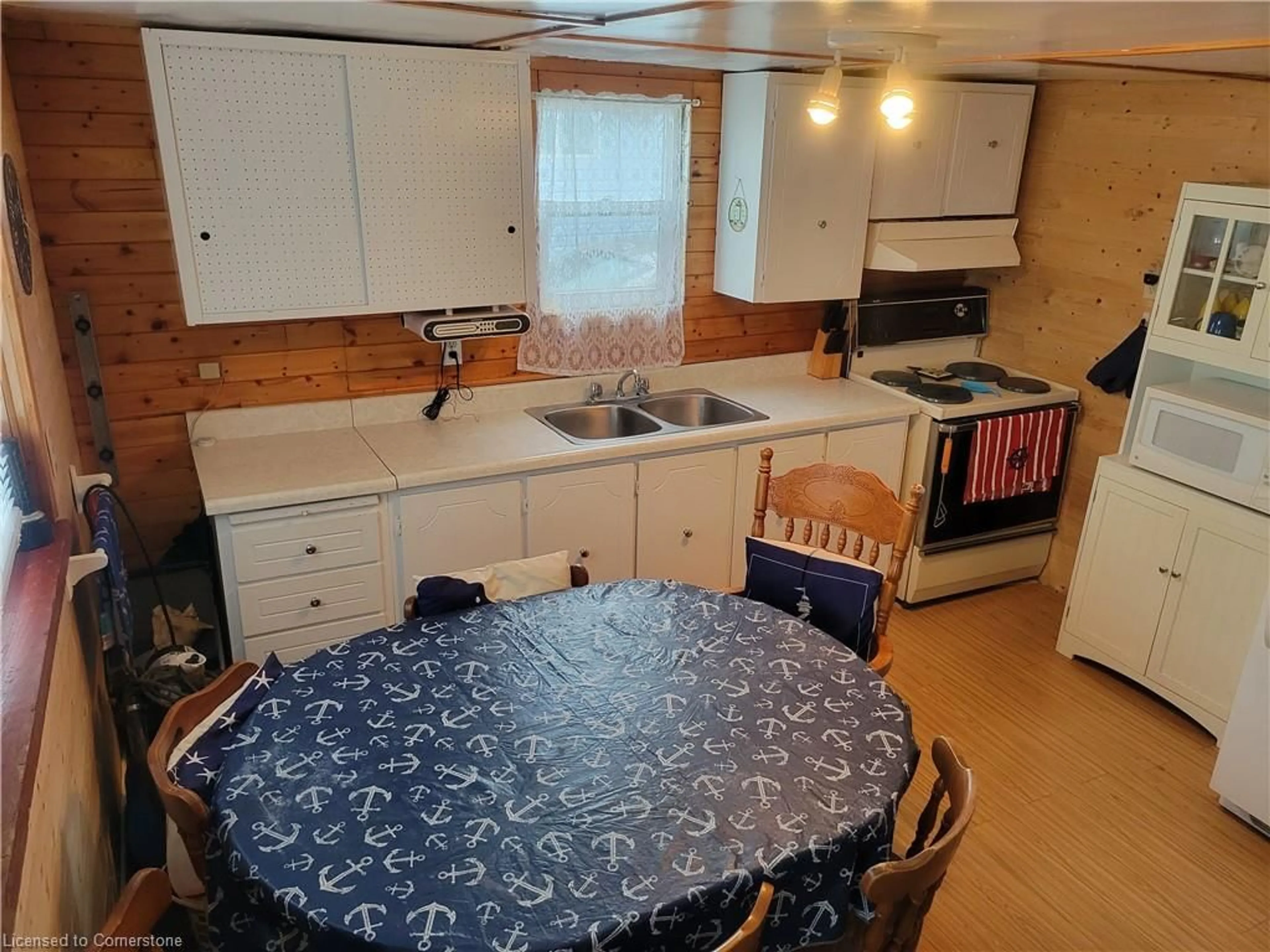 Standard kitchen, unknown for 1072 Lakeshore Rd, Selkirk Ontario N0A 1P0
