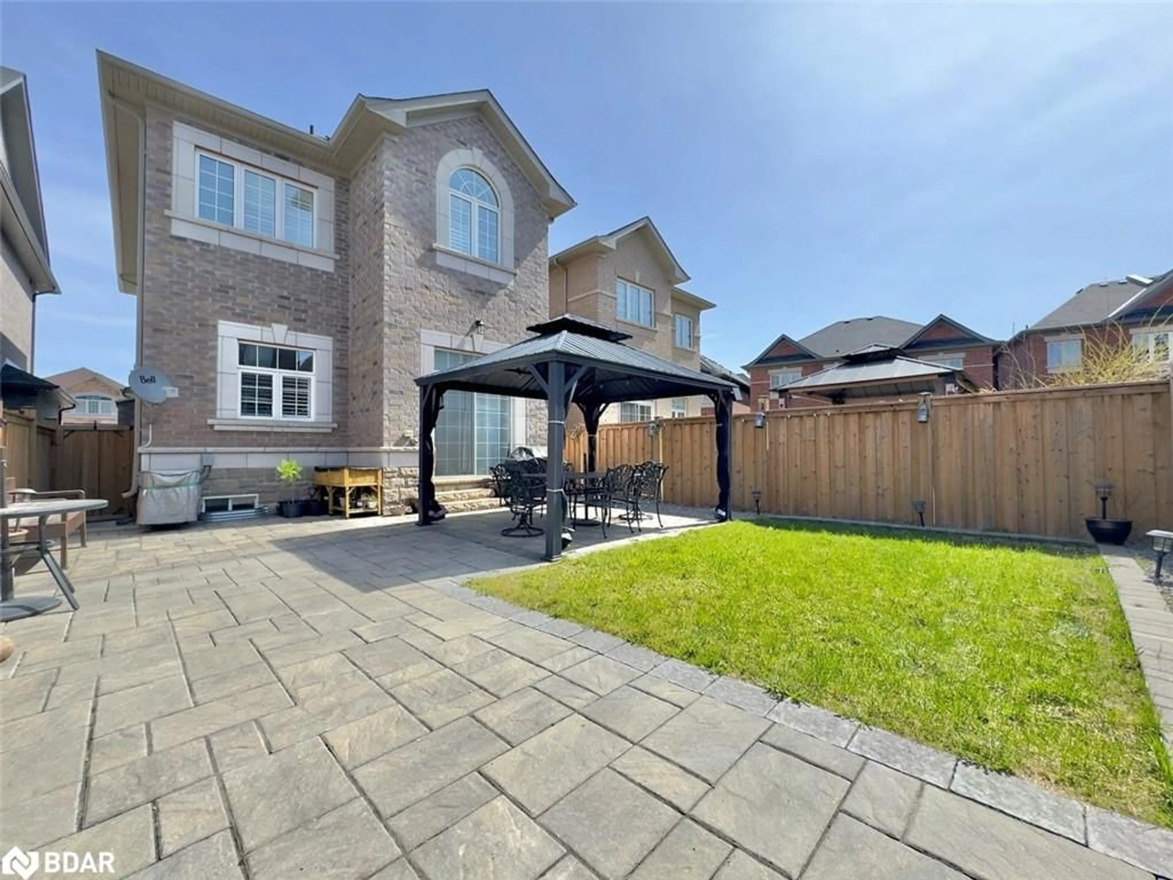 Patio, street for 29 Duffel Cres, Georgetown Ontario L7G 0M1